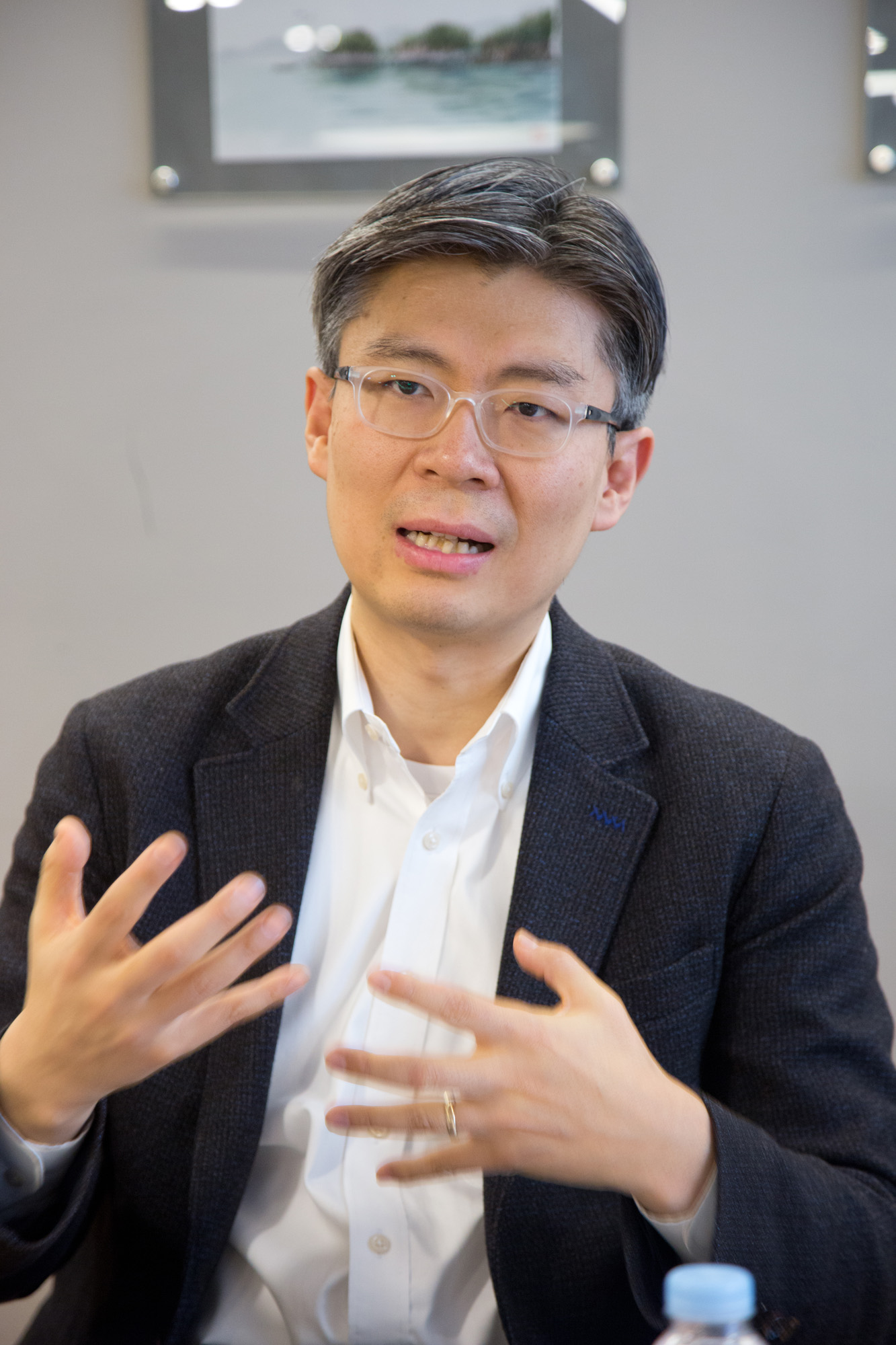 정치;시대전환;정책네트워크;30 40;직업인;솔루션