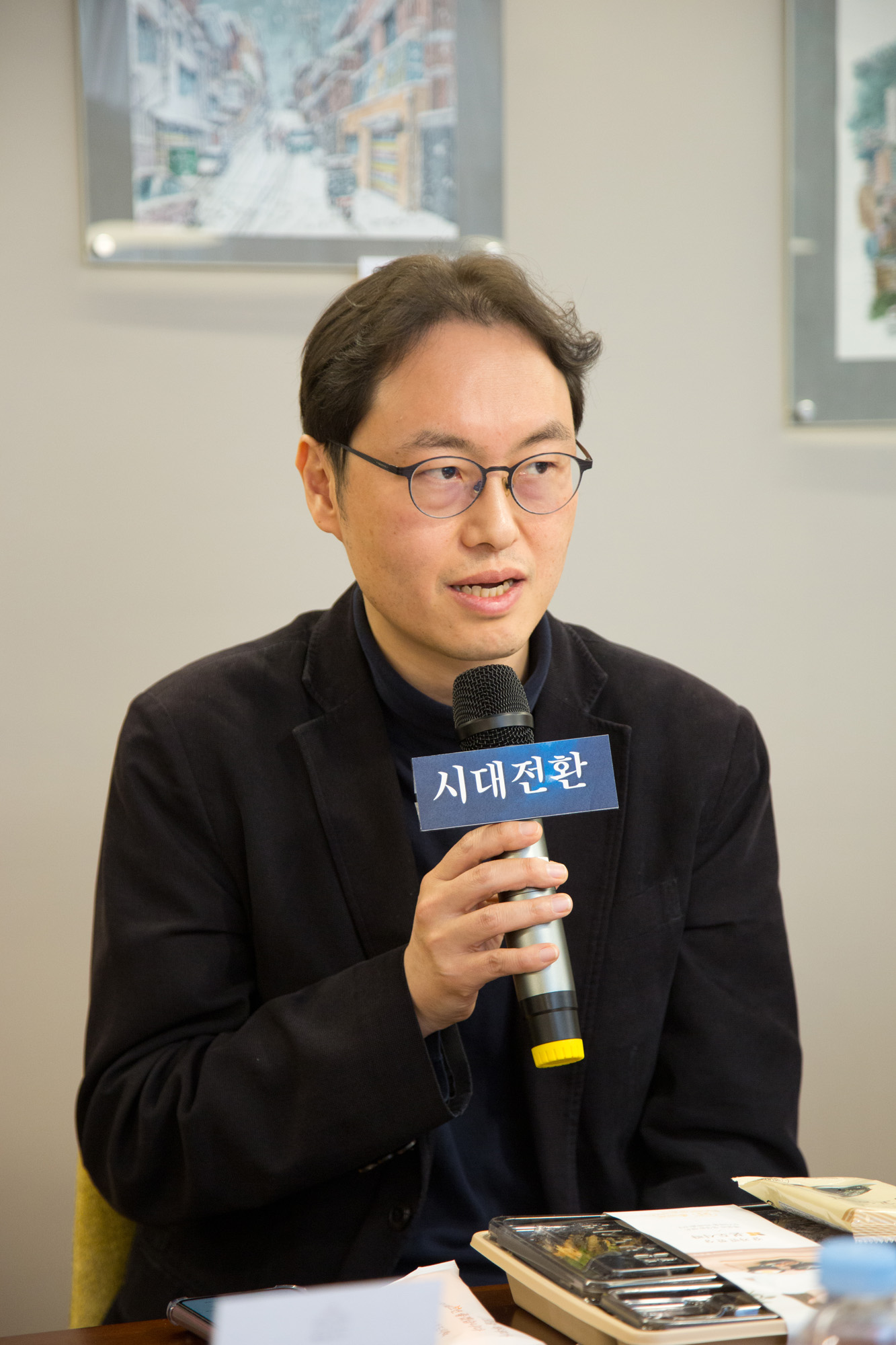 정치;시대전환;정책네트워크;30 40;직업인;솔루션