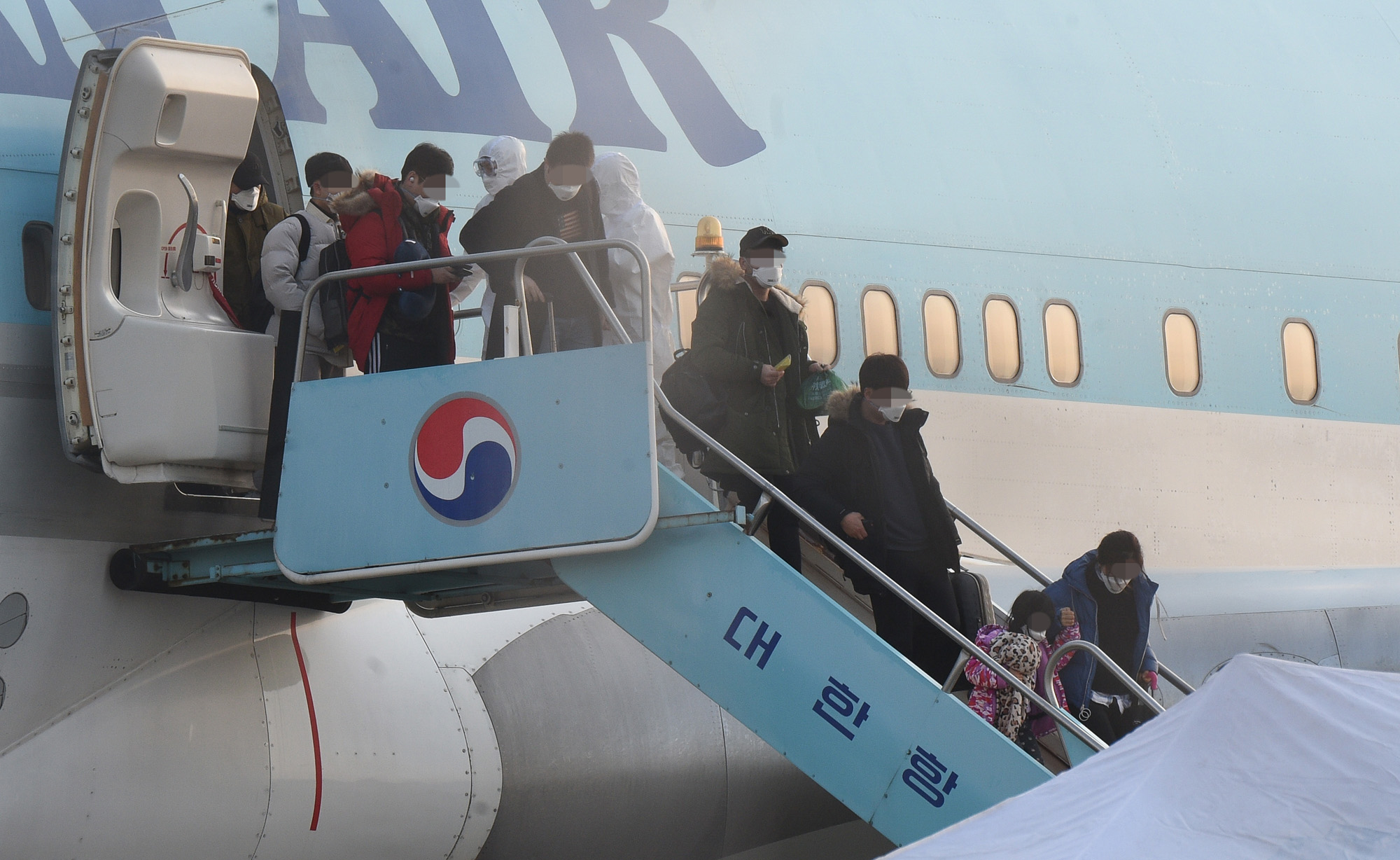 우한폐렴;신종코로나;우한교민;우한전세기;우한입국;우한김포공항