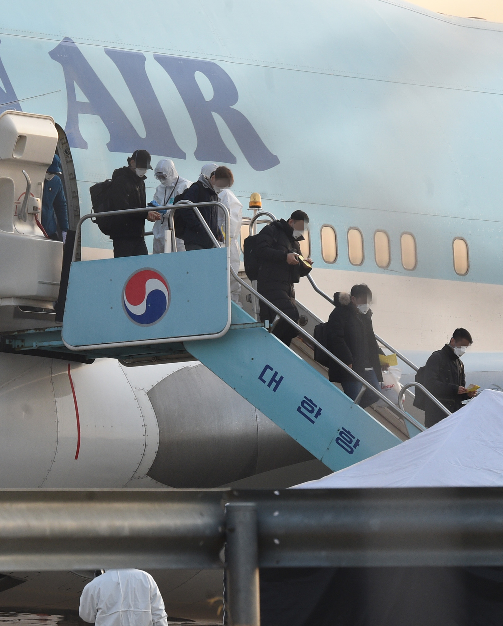 우한폐렴;신종코로나;우한교민;우한전세기;우한입국;우한김포공항