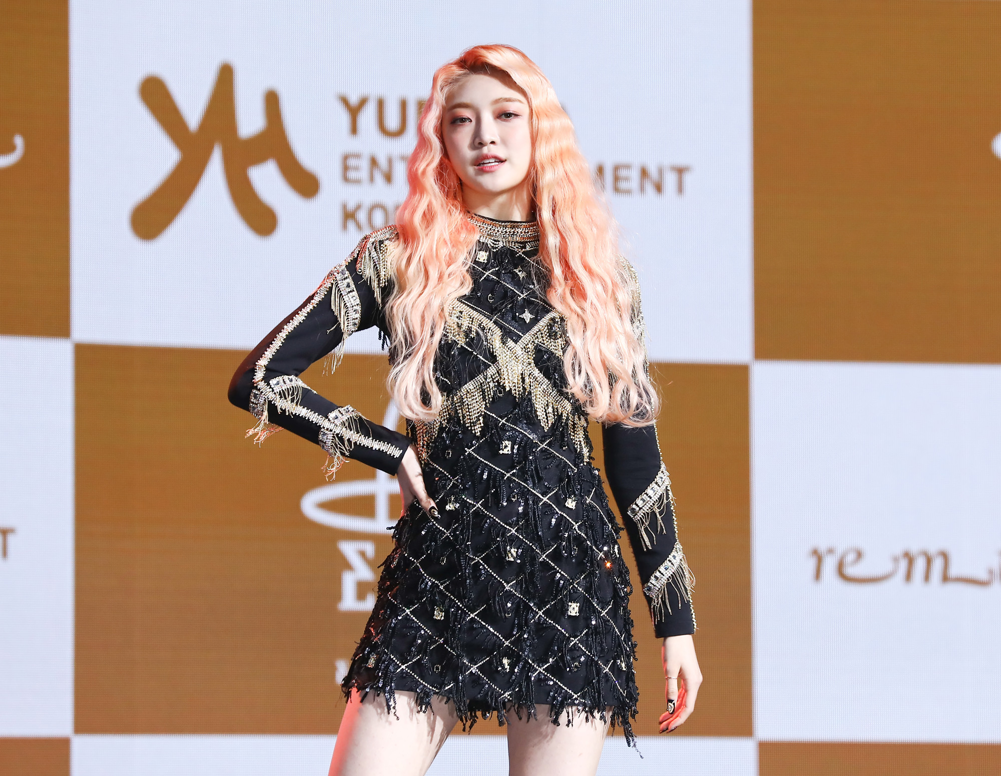 에버글로우;위에화;걸그룹;아이돌;가수;쇼케이스