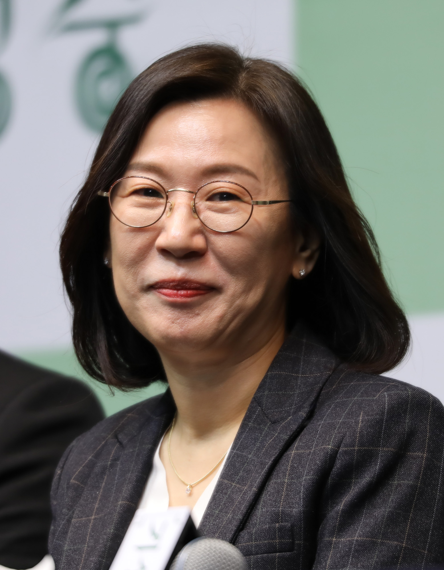 기생충;기생충기자간담회;바른손;곽신애