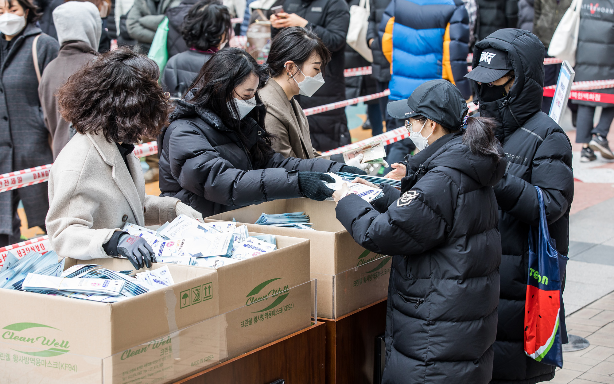 사회;세태;건강;전염병;신종코로나바이러스감염증;코로나19;마스크;마스크공적판매처;행복한백화점;중소벤처기업부