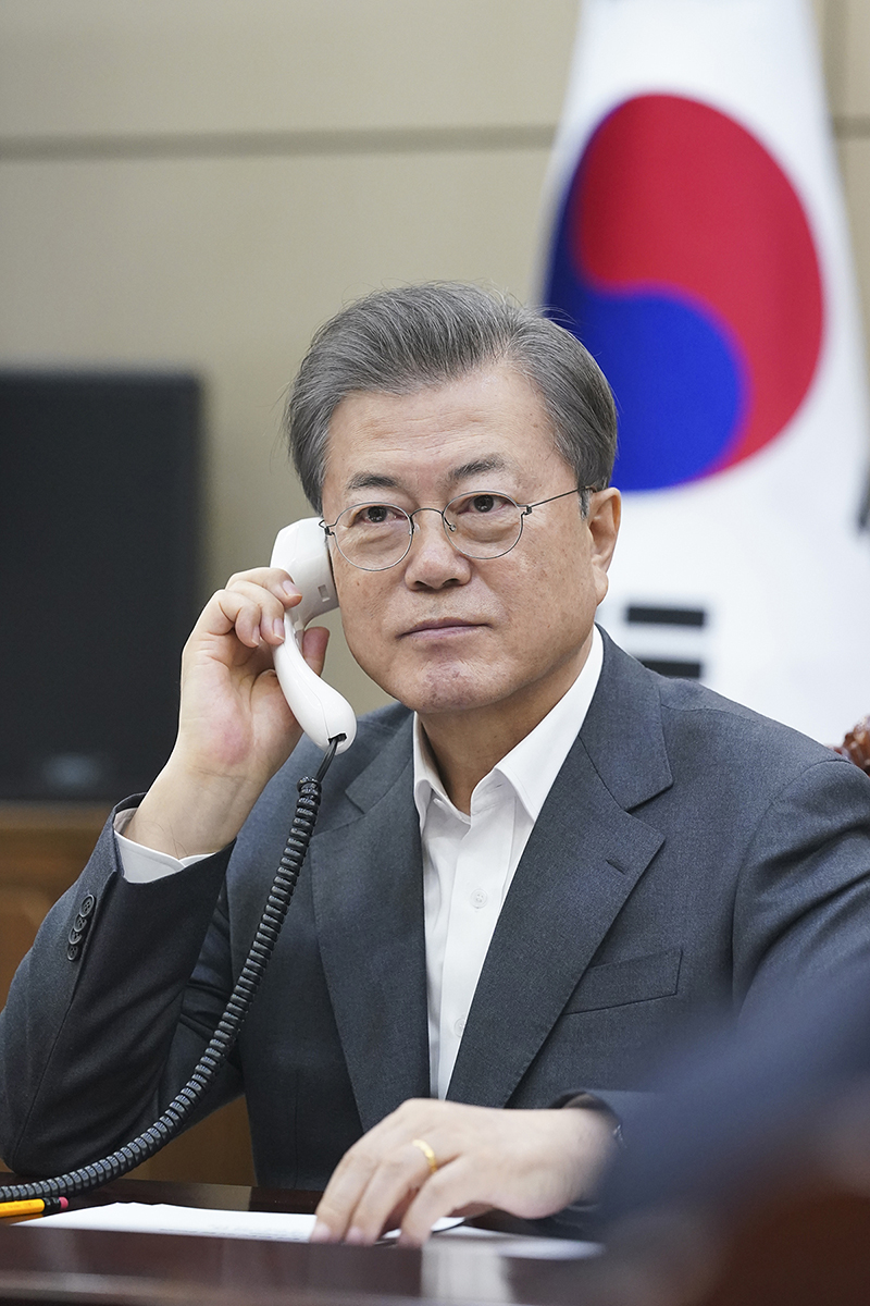 아랍에미리트;왕세제;전화;문재인