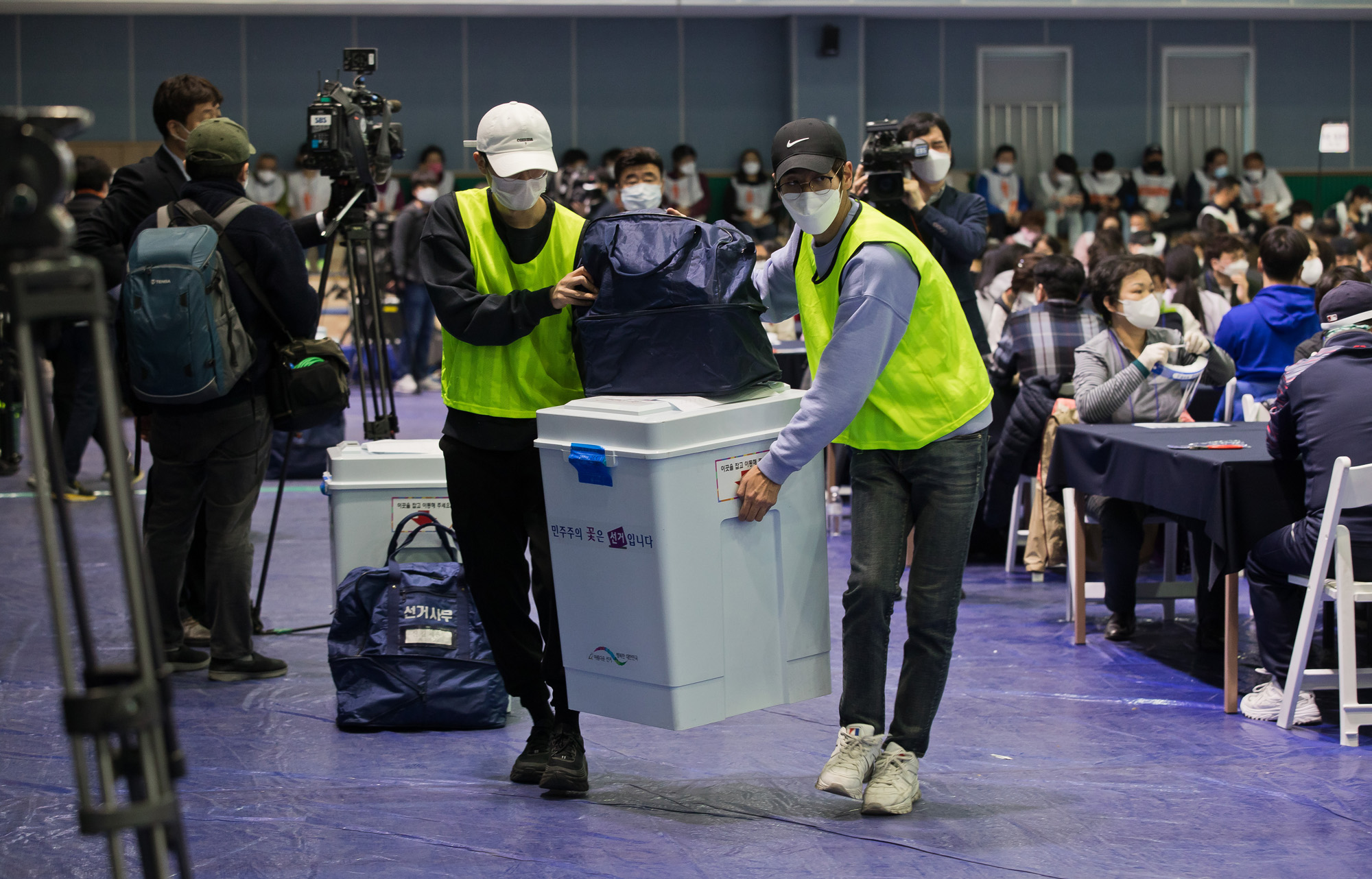 정치;선거;총선;제21대국회의원선거;총선개표;21대총선개표;영등포구개표소