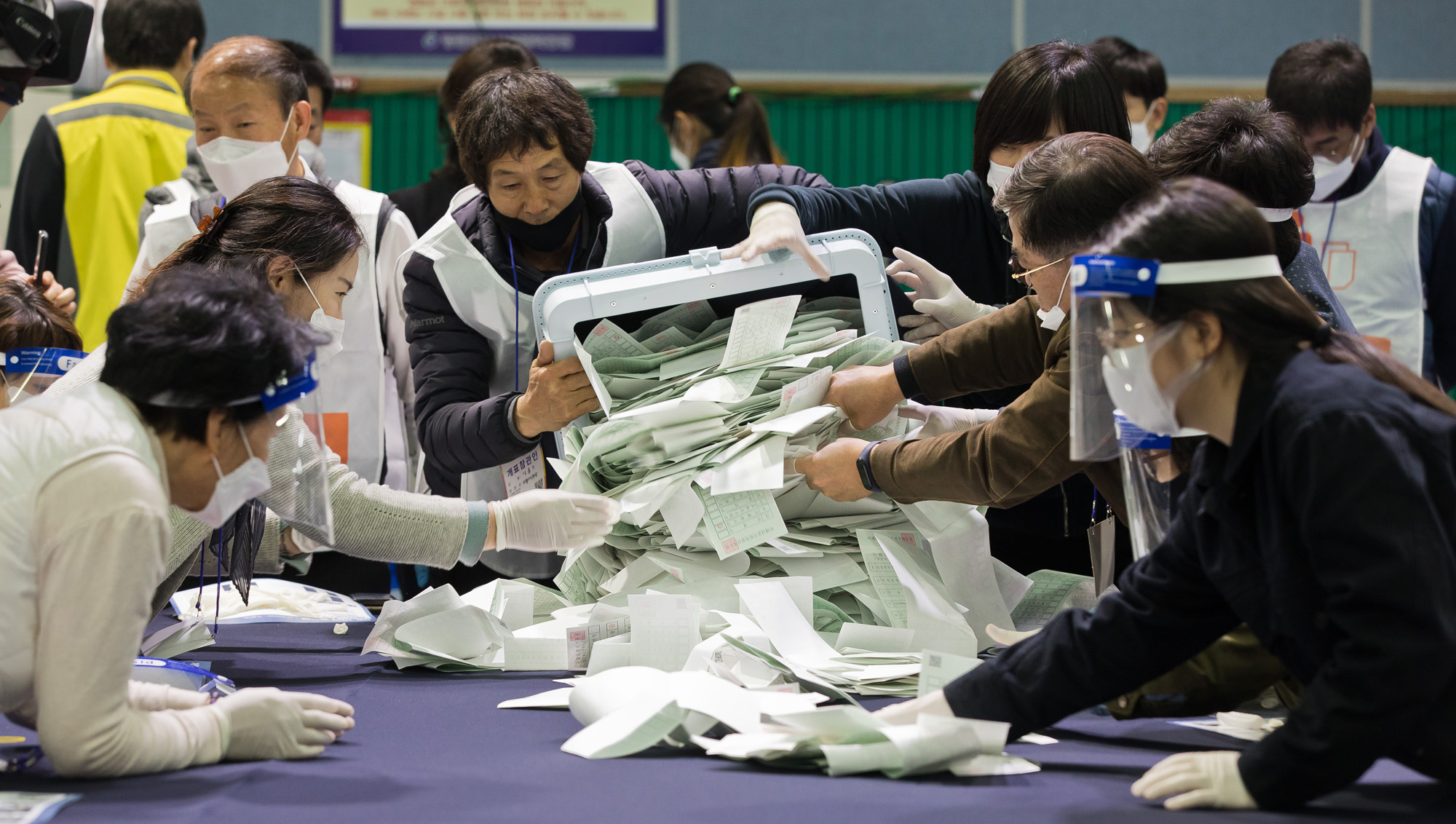 정치;선거;총선;제21대국회의원선거;총선개표;21대총선개표;영등포구개표소
