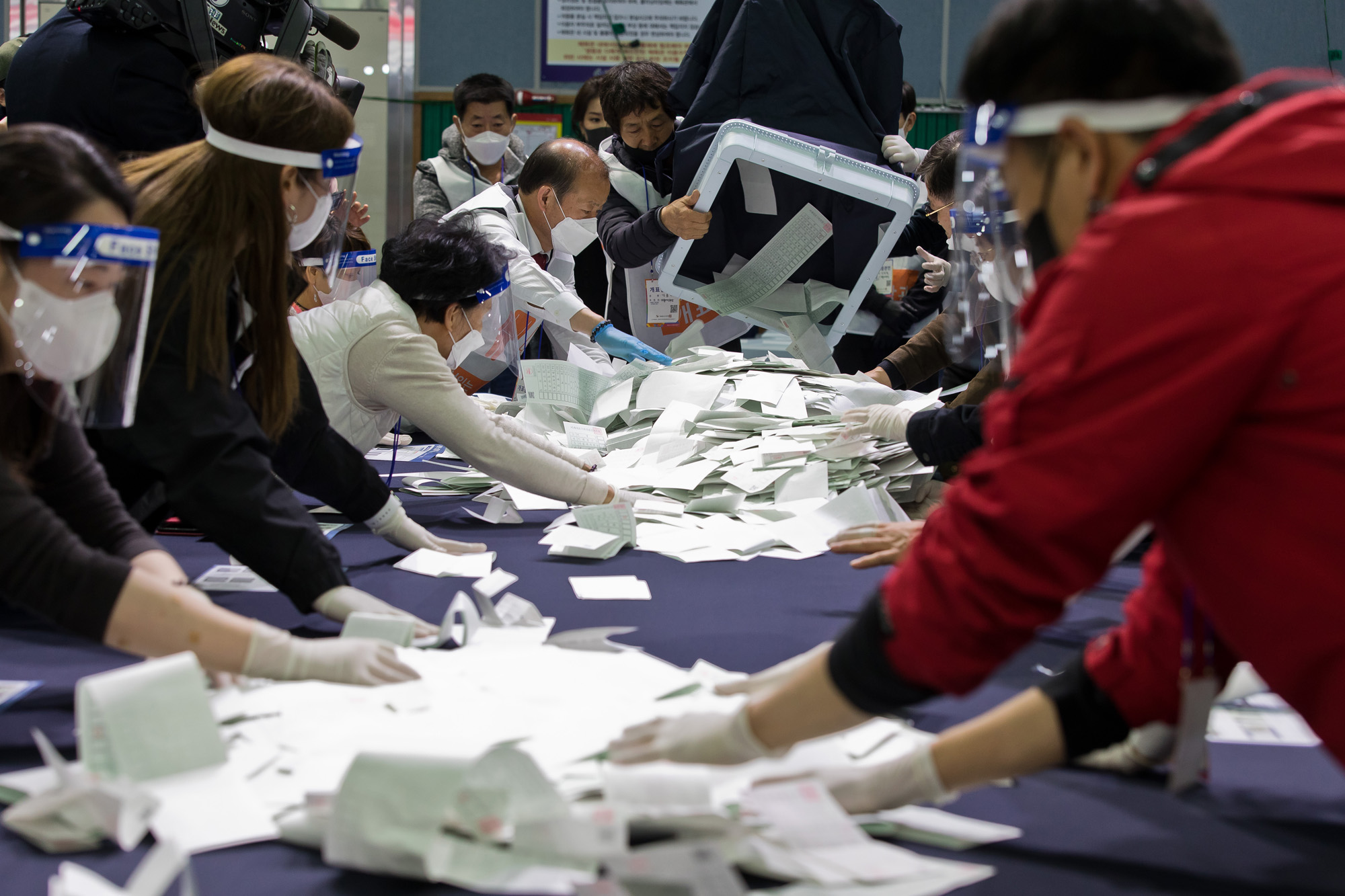 정치;선거;총선;제21대국회의원선거;총선개표;21대총선개표;영등포구개표소