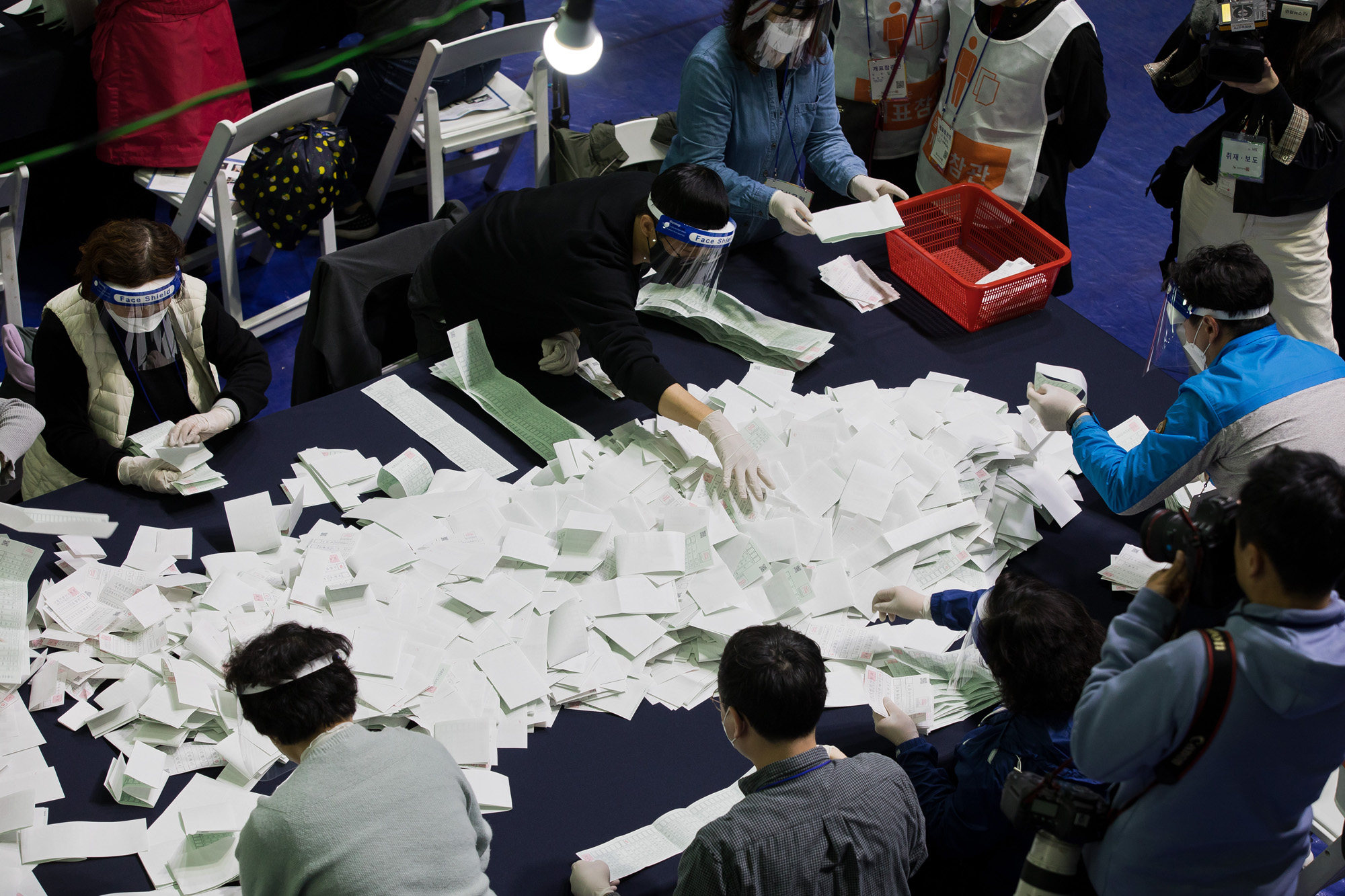 정치;선거;총선;제21대국회의원선거;총선개표;21대총선개표;영등포구개표소