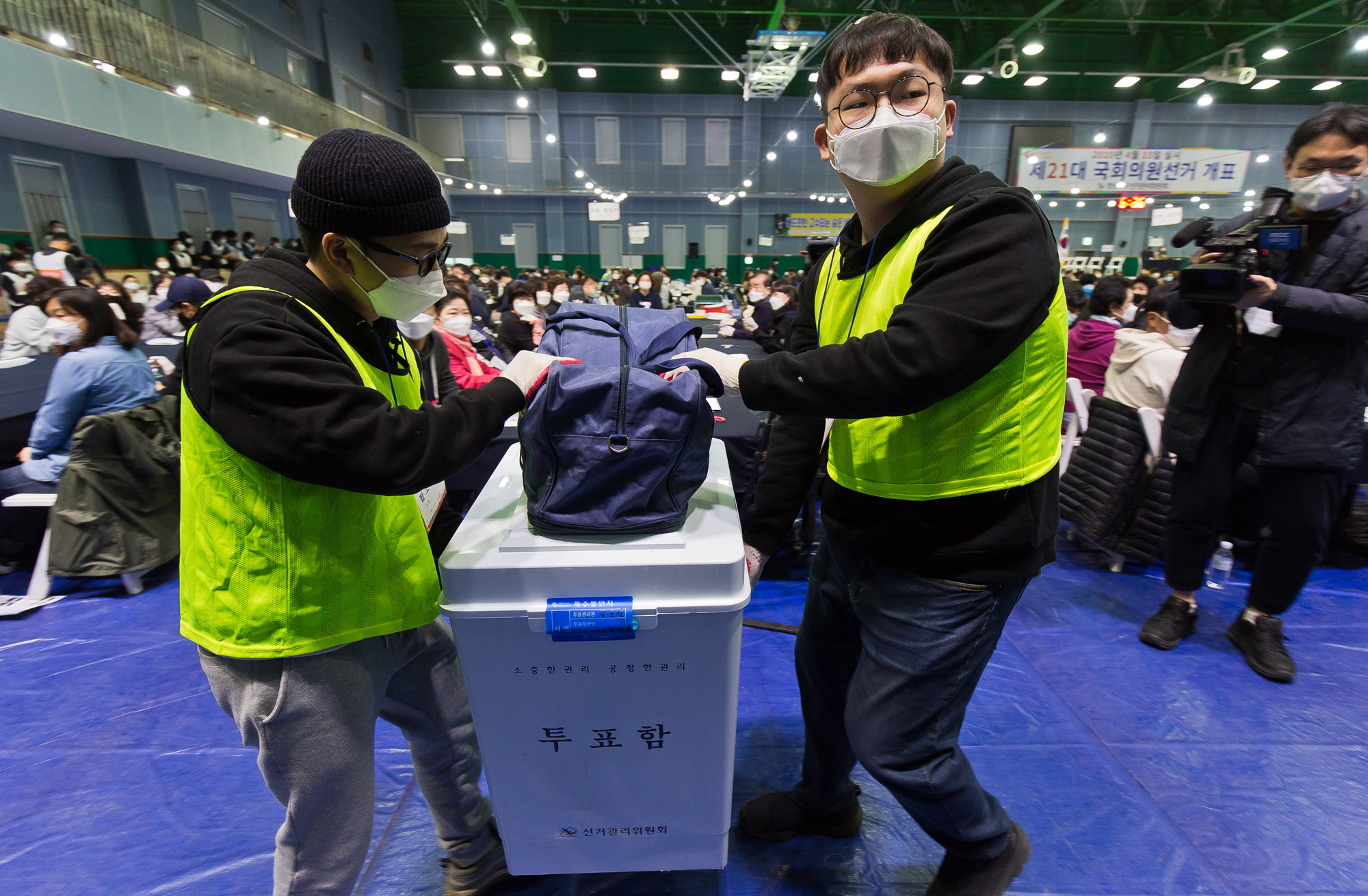 정치;선거;총선;제21대국회의원선거;총선개표;21대총선개표;영등포구개표소