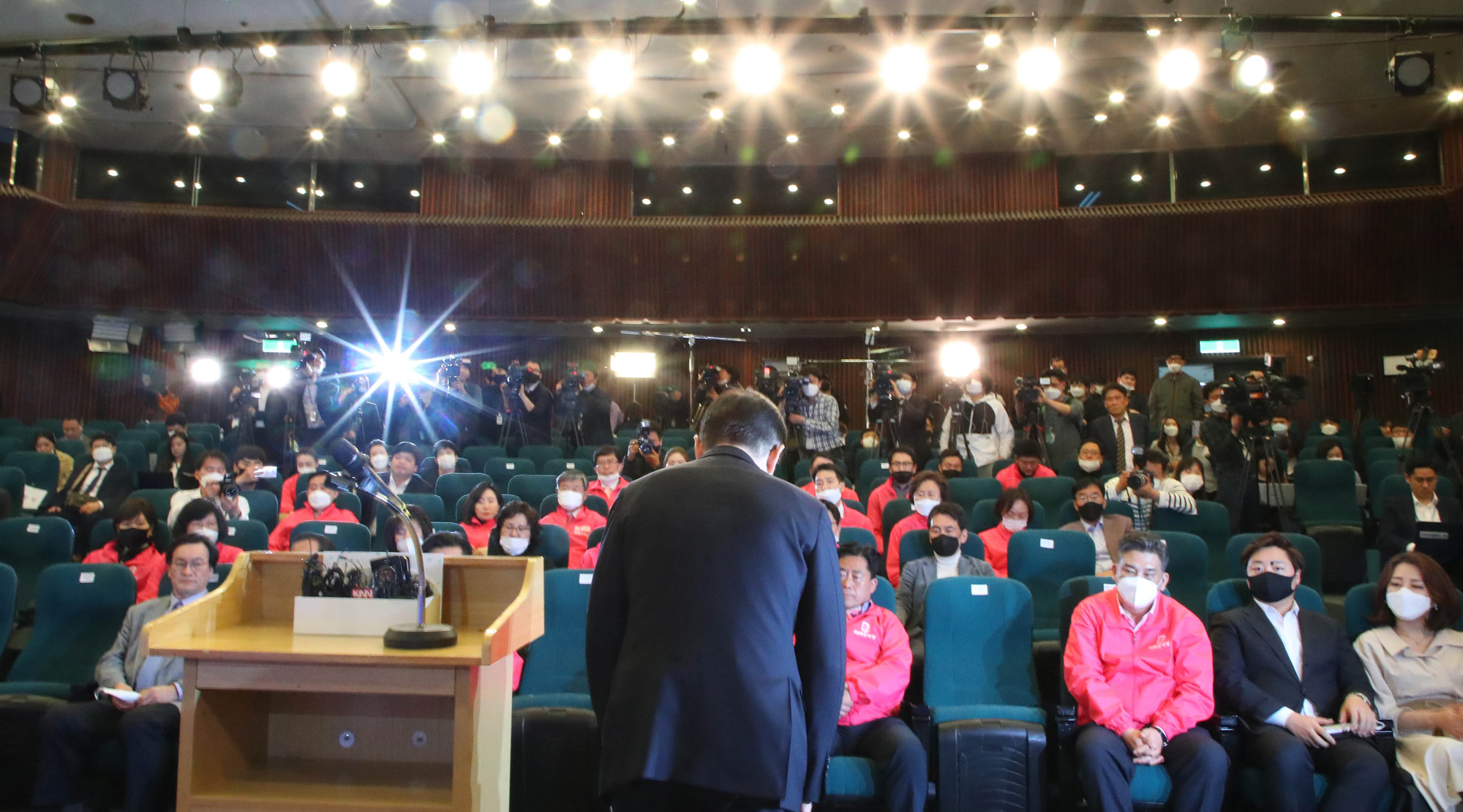 정치;정당;미래통합당;21대;국회의원선거;총선;황교안;사퇴