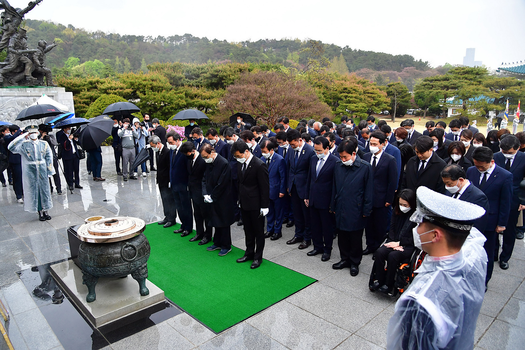 정치;국회;정당;더불어민주당;더불어시민당;국립현충원