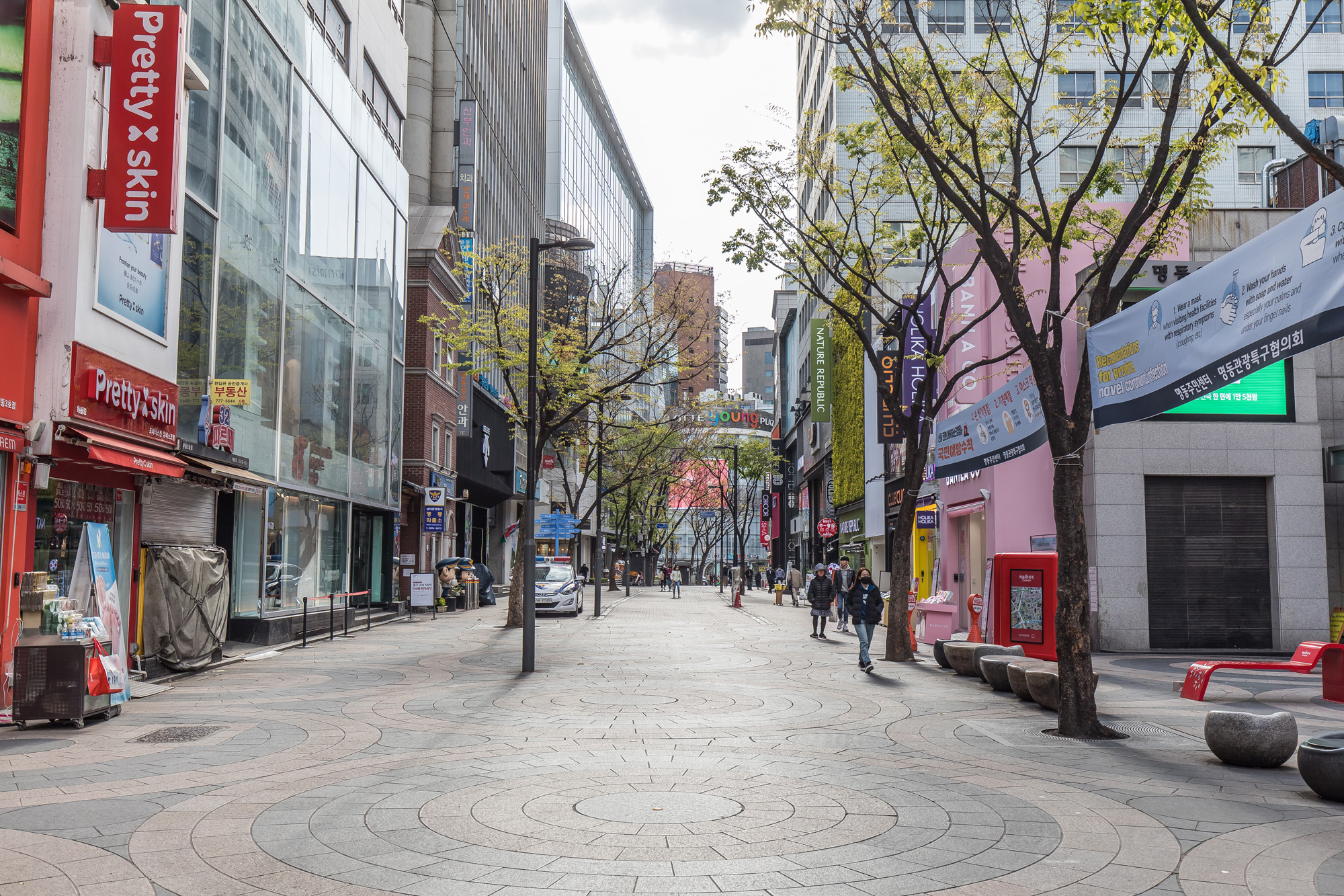 사회;세태;코로나19;신종코로나바이러스감염증;사회적거리두기;명동거리;인파스케치