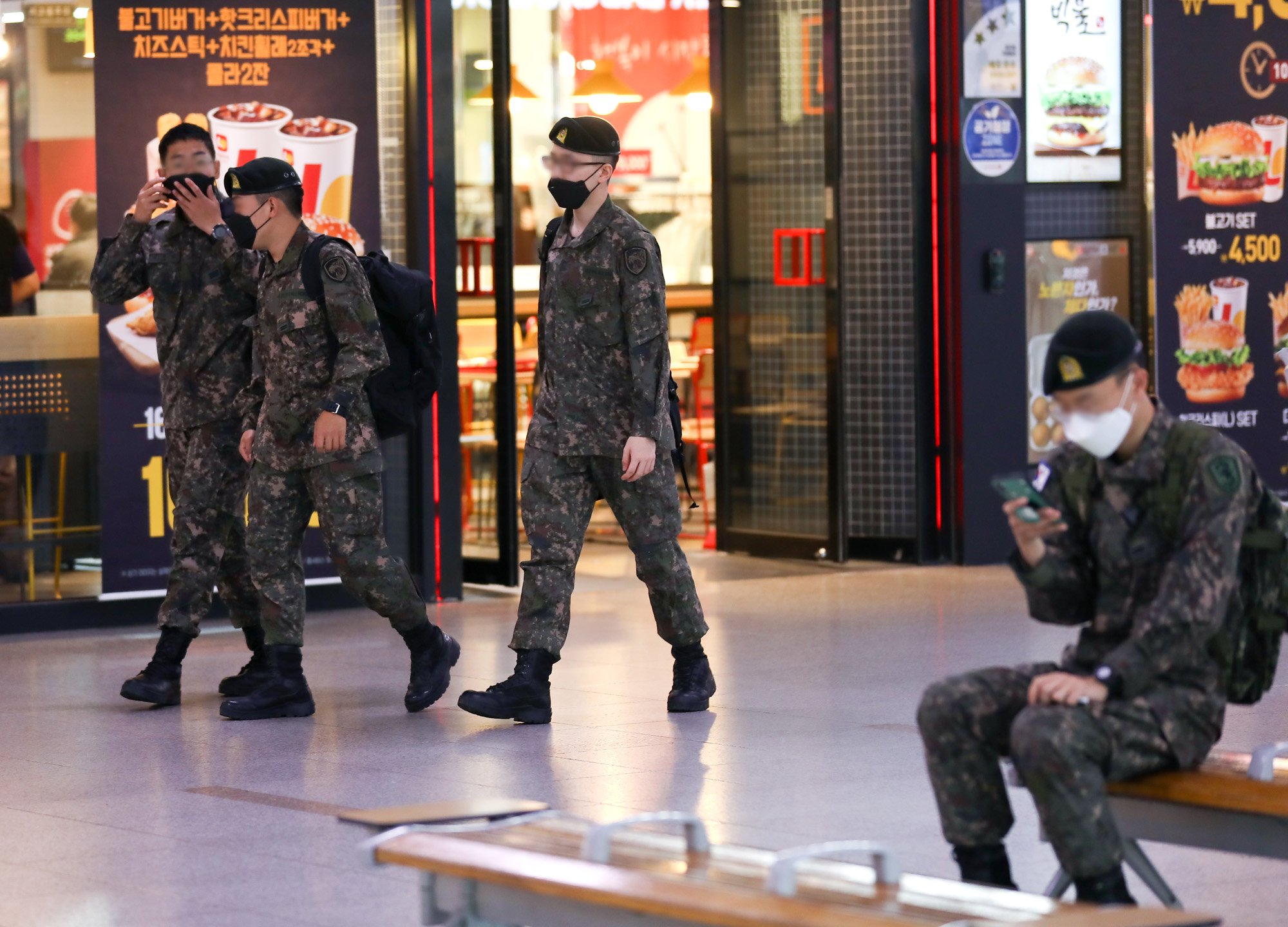 정치;문재인대통련;문재인대국민특별연설;문재인기자회견;문재인서울역