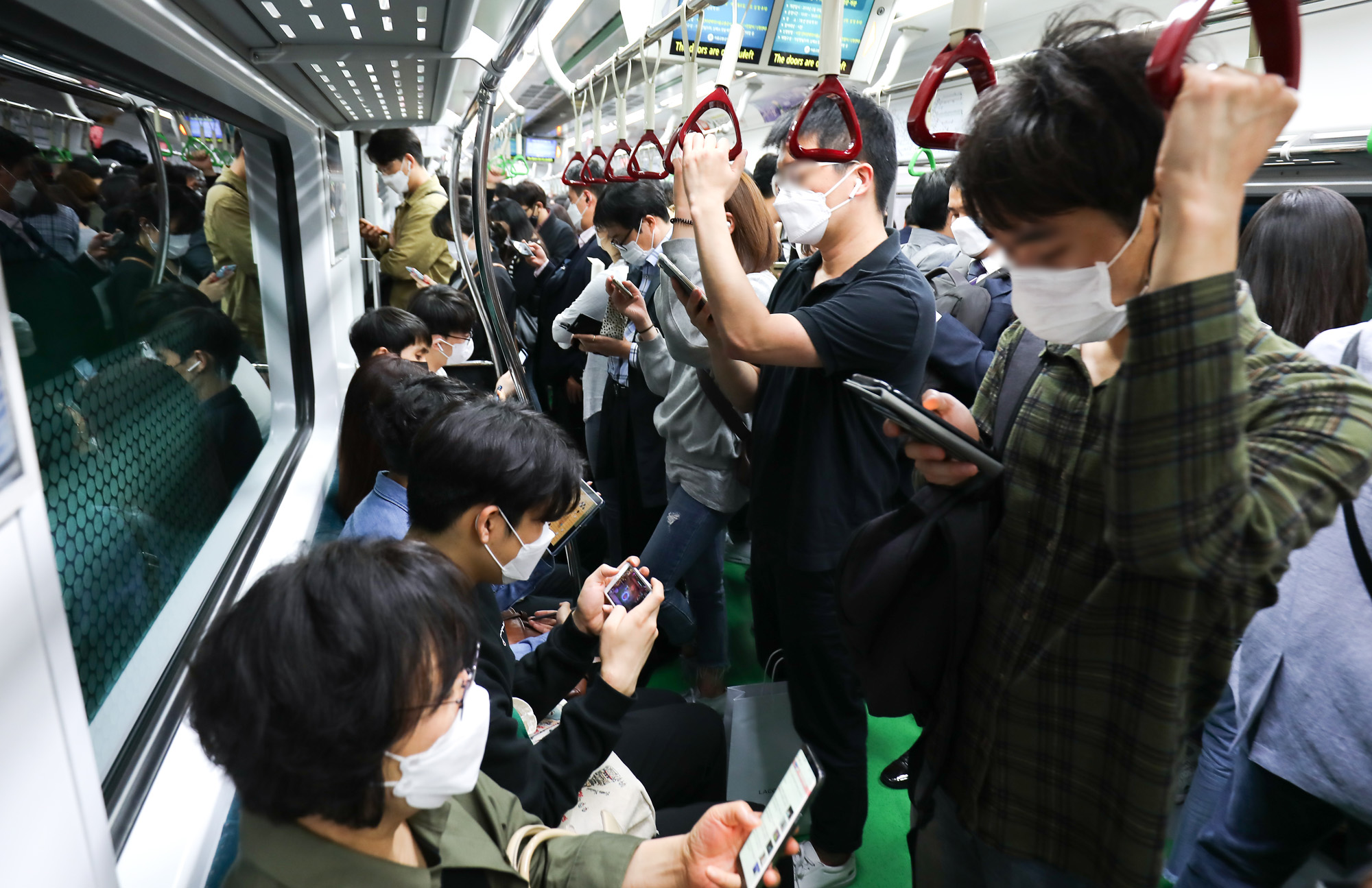 사회;코로나19;마스크;지하철마스크;지하철코로나;전동차이용객혼잡도