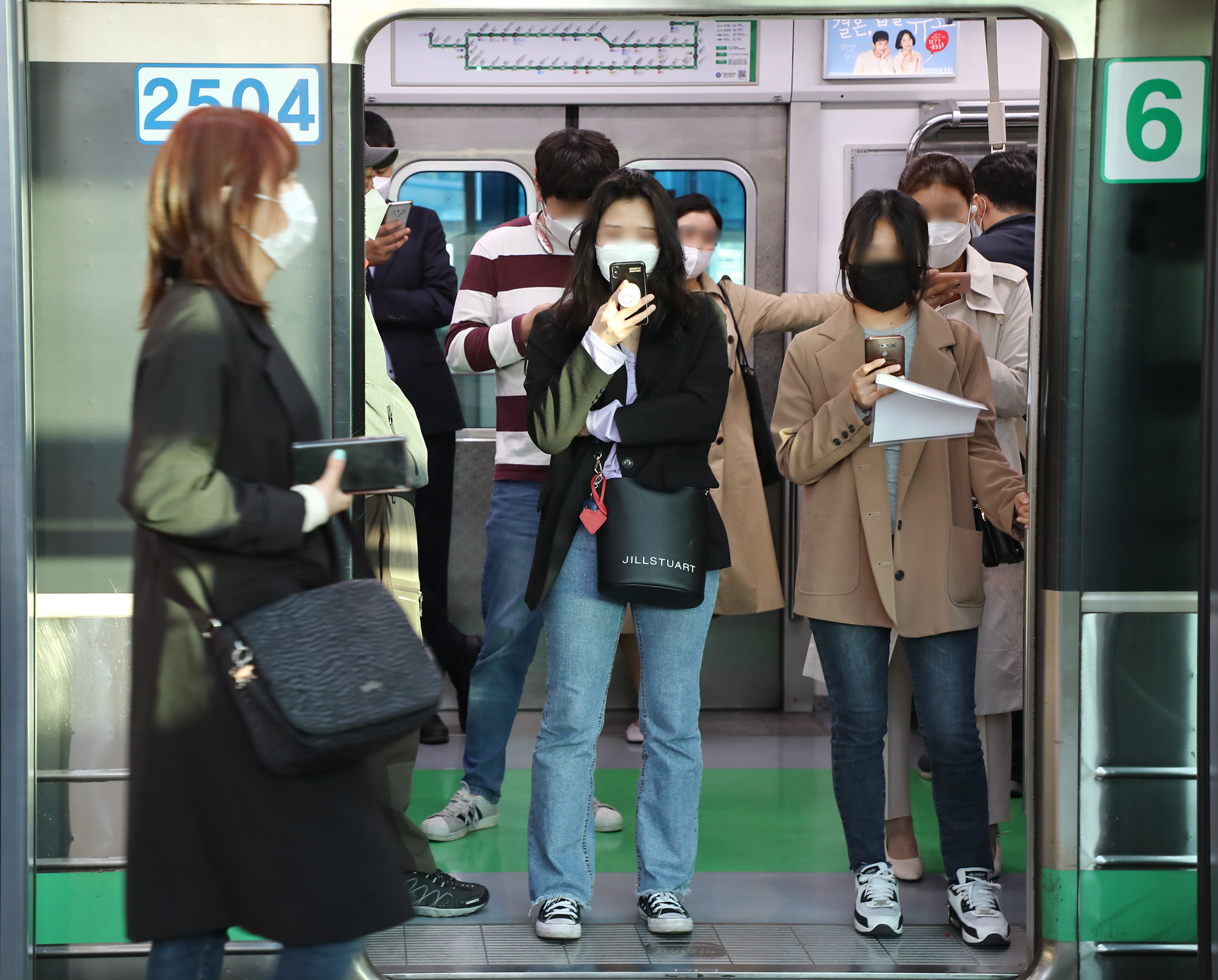 사회;코로나19;마스크;지하철마스크;지하철코로나;전동차이용객혼잡도