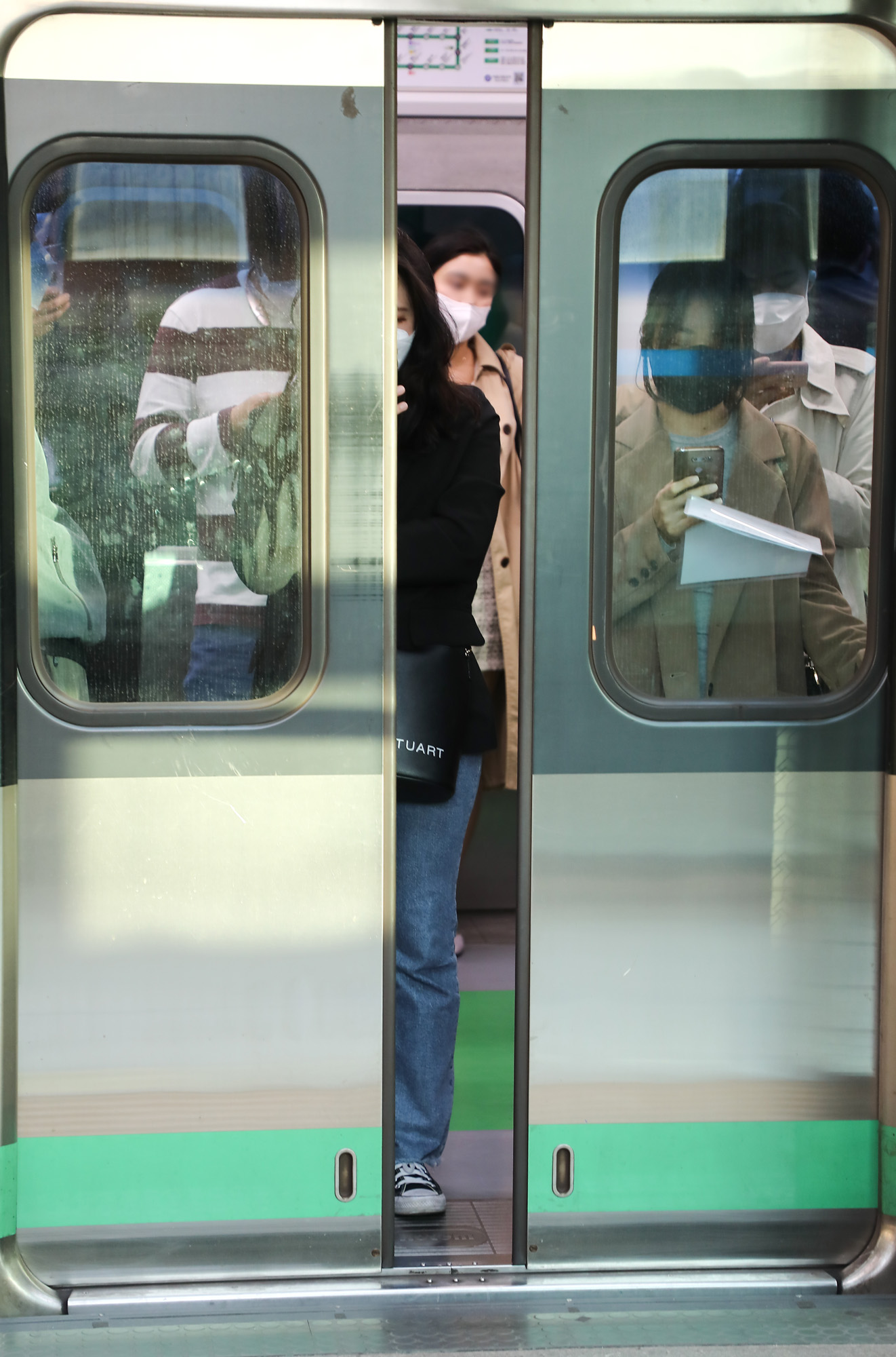 사회;코로나19;마스크;지하철마스크;지하철코로나;전동차이용객혼잡도