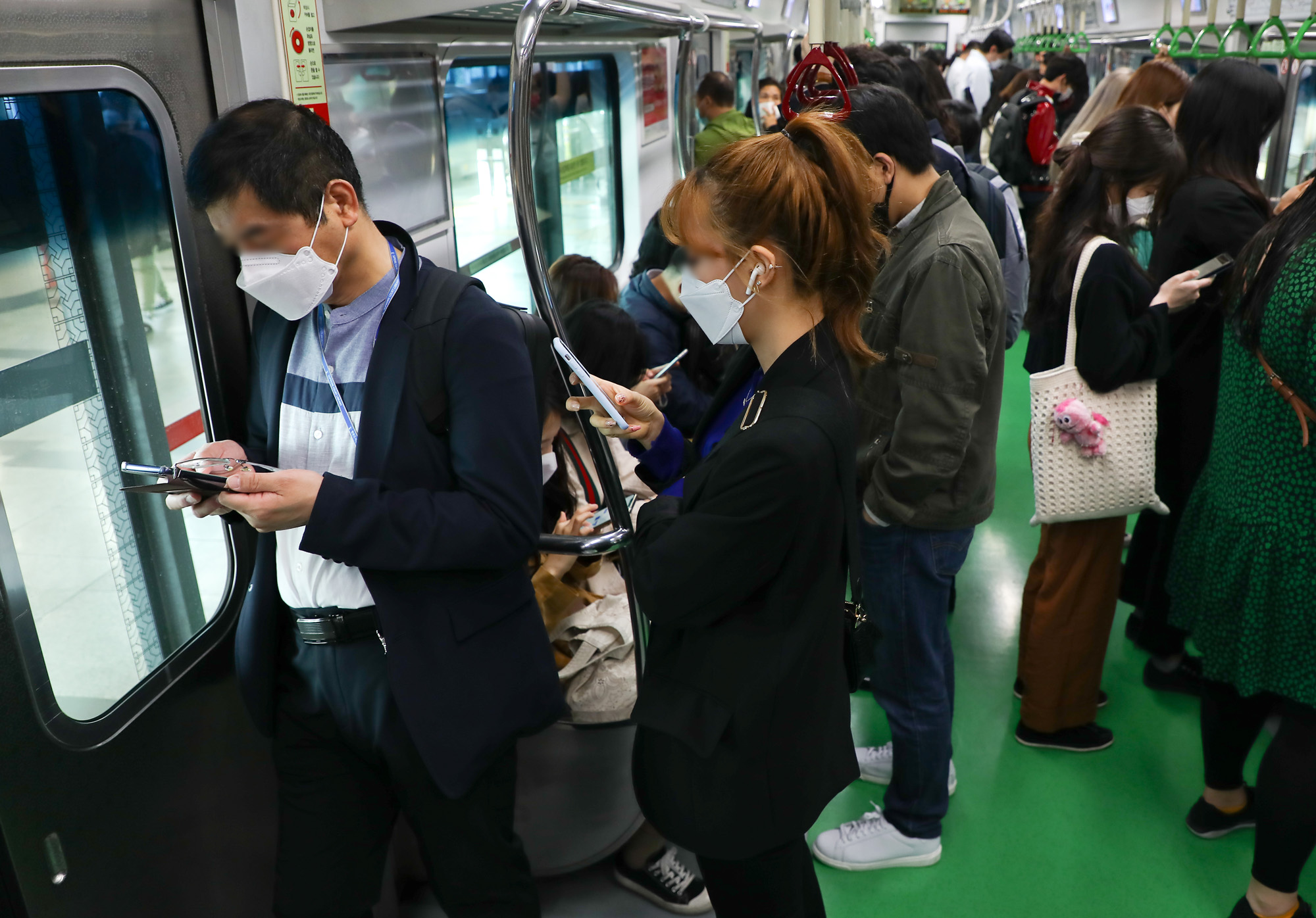 사회;코로나19;마스크;지하철마스크;지하철코로나;전동차이용객혼잡도