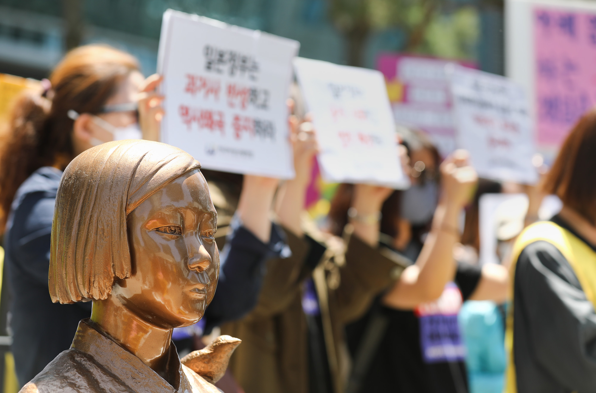 사회;정의연;위안부;소녀상;일본대사관;수요집회;평화나비;이용수