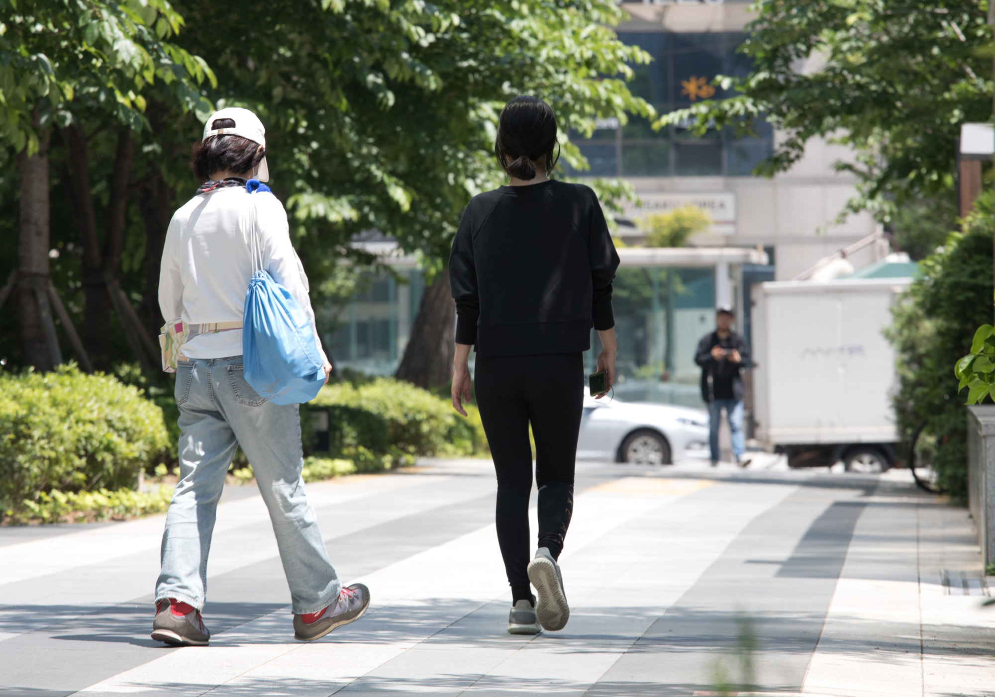 사회;세태;레깅스;운동;일상;용산역