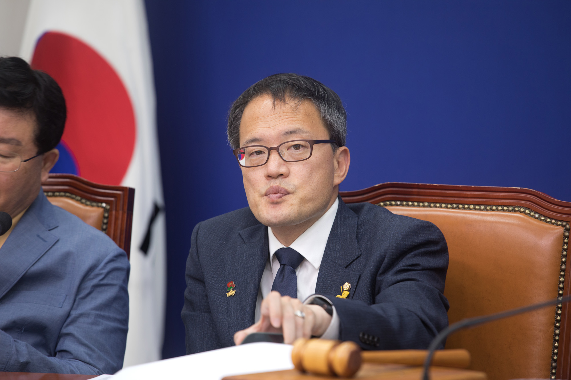 정치;정당;더불어민주당;최고위회의;이해찬;김태년;박주민