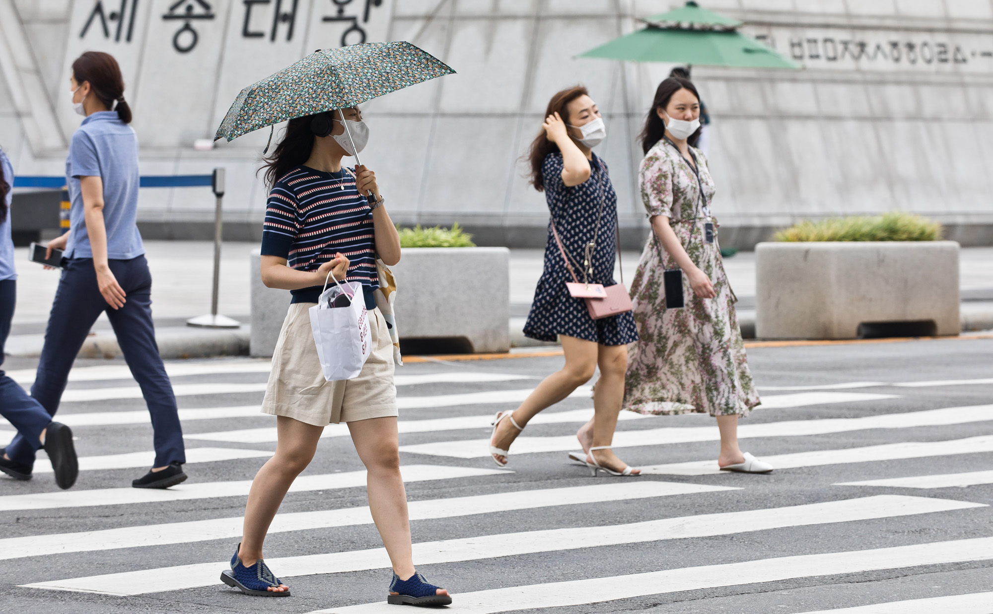 건강;환경;코로나19;신종코로나바이러스감염증;개인방역;마스크;폭염마스크;폭염스케치;더위스케치