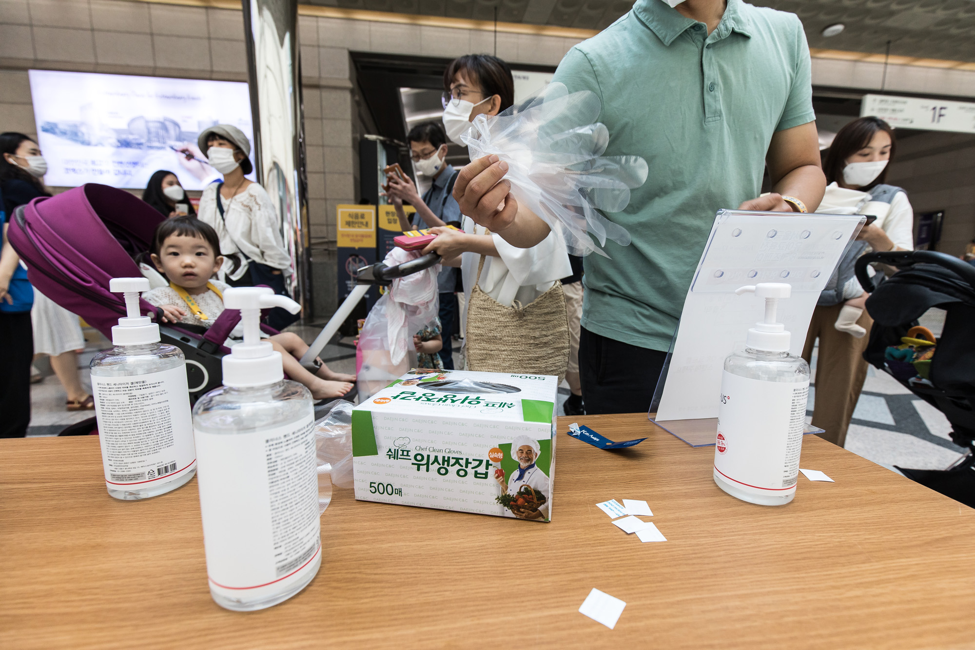 사회;환경;일회용품;코로나19;신종코로나바이러스감염증;코로나일회용품정책;일회용위생장갑;일회용품폐기