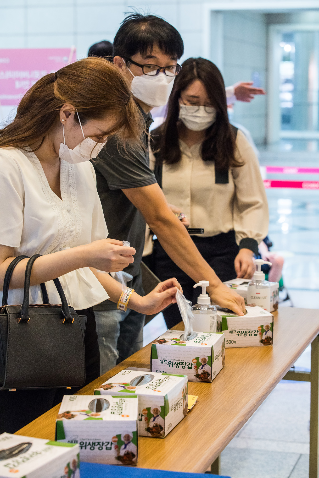 사회;환경;일회용품;코로나19;신종코로나바이러스감염증;코로나일회용품정책;일회용위생장갑;일회용품폐기