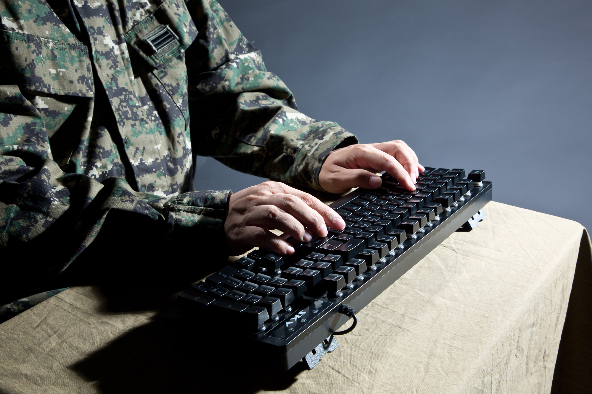 사회 국방 군인 컴퓨터 키보드