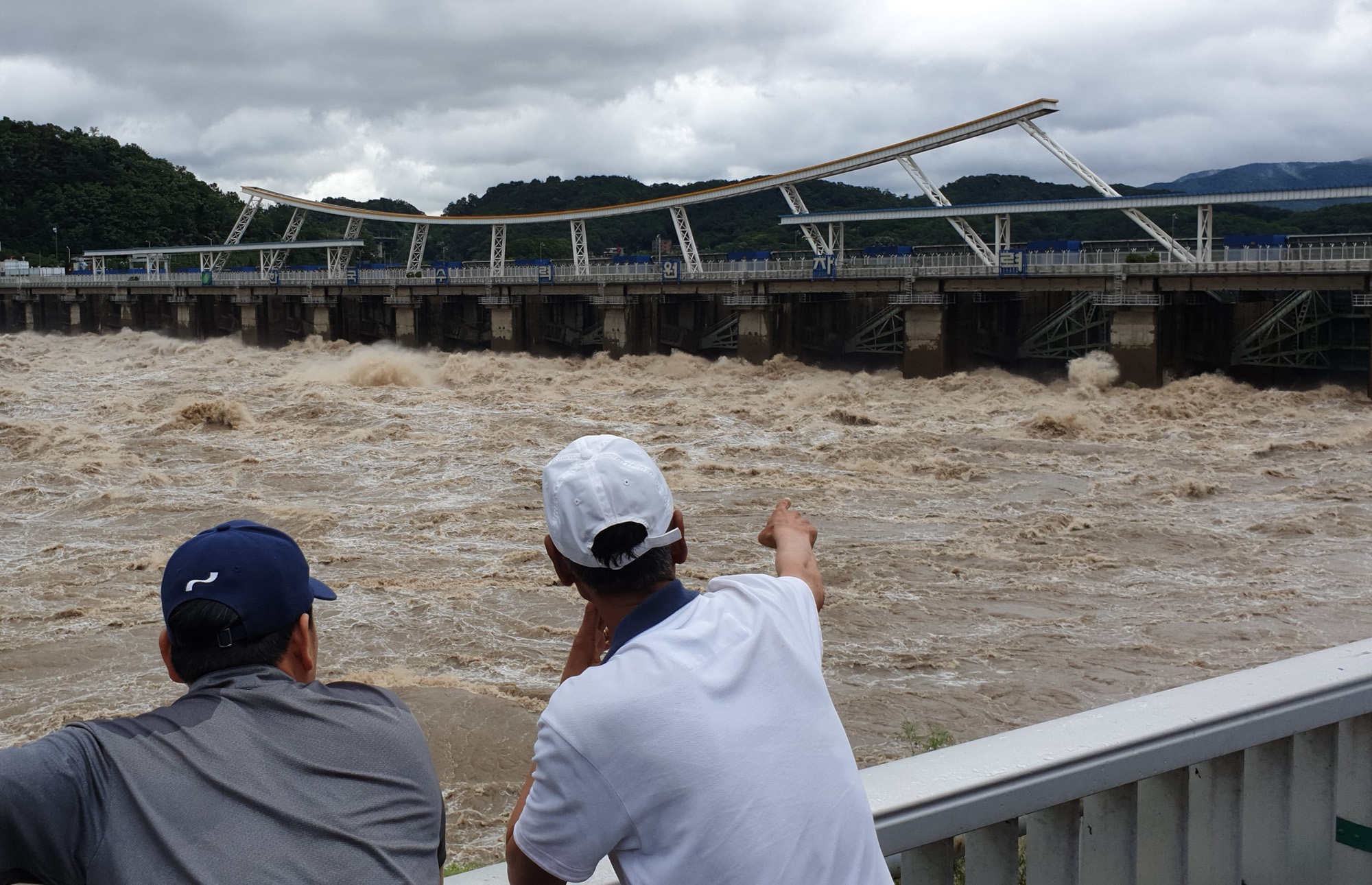 사회;팔당댐;팔당댐방류