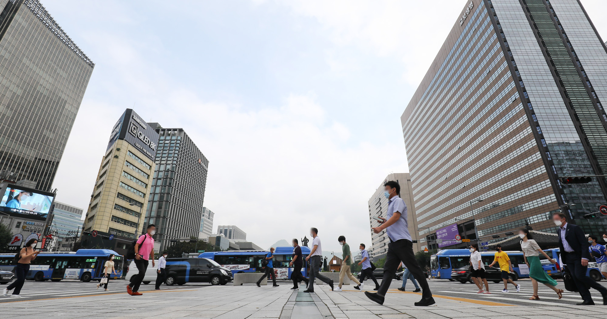 사회;코로나;코로나10;직장인출근;직장인마스크;광화문마스크;직장인코로나