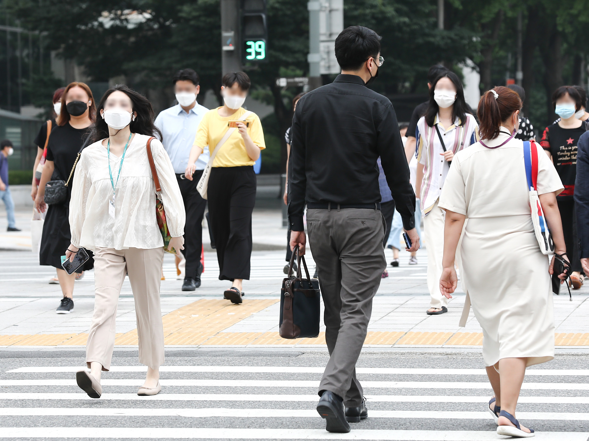 사회;코로나;코로나10;직장인출근;직장인마스크;광화문마스크;직장인코로나