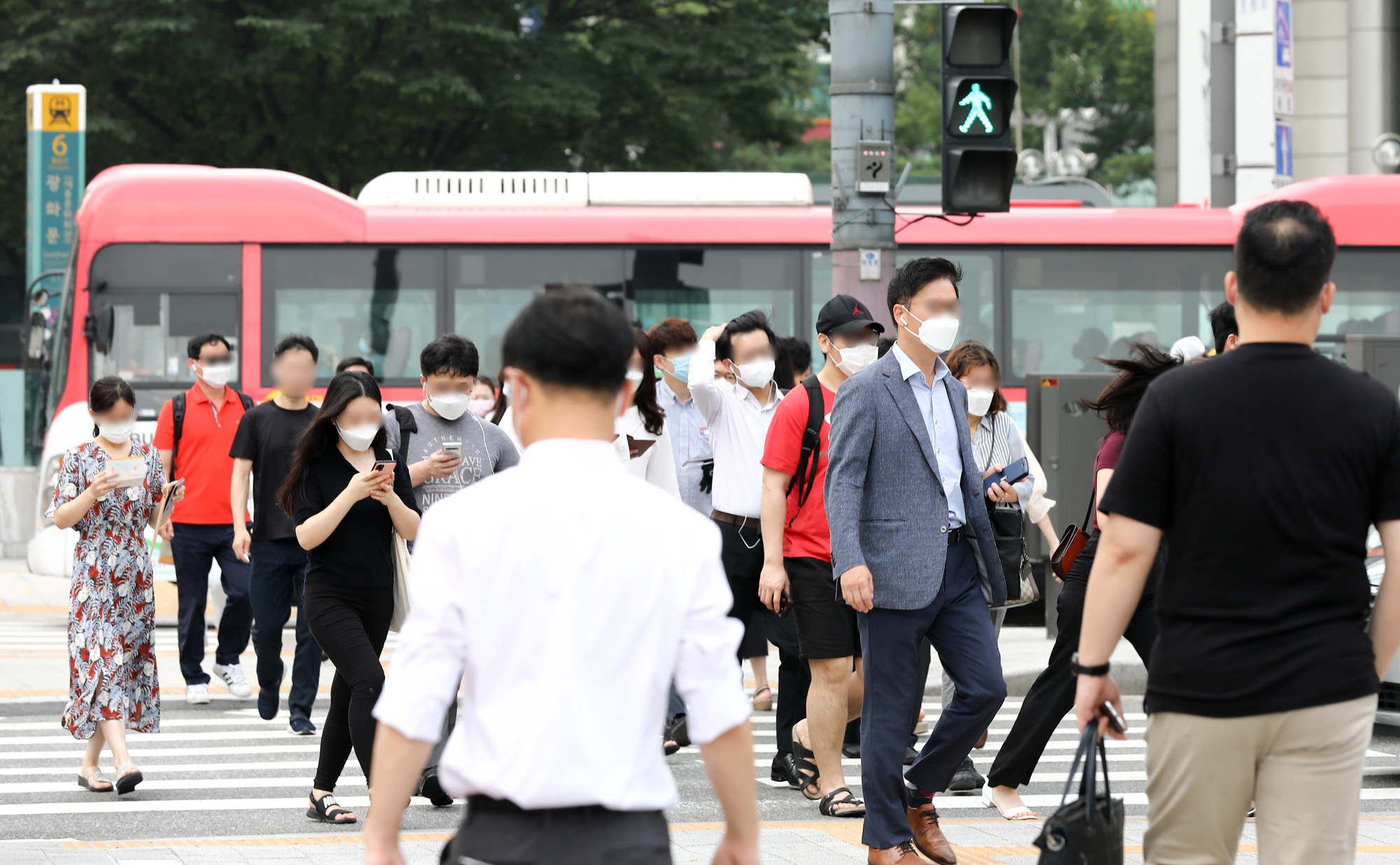 사회;코로나;코로나10;직장인출근;직장인마스크;광화문마스크;직장인코로나