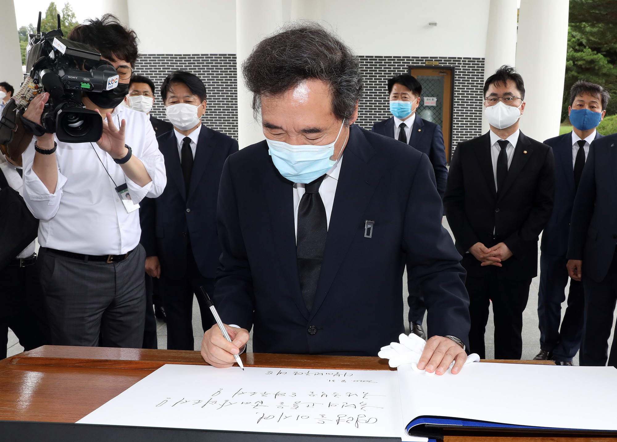 정치;이낙연;현충원참배;더불어민주당신임당대표