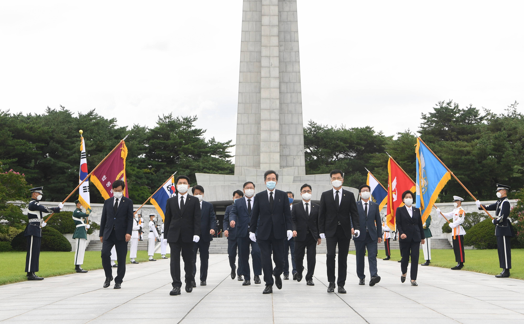 정치;이낙연;현충원참배;더불어민주당신임당대표