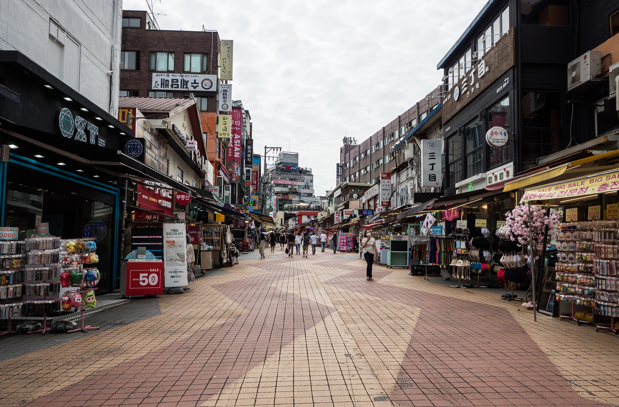사회;세태;전염병;판데믹;코로나19;신종코로나바이러스감염증;COVID-19;사회적거리두기;사회적거리두기2.5단계;상권스케치;홍대거리