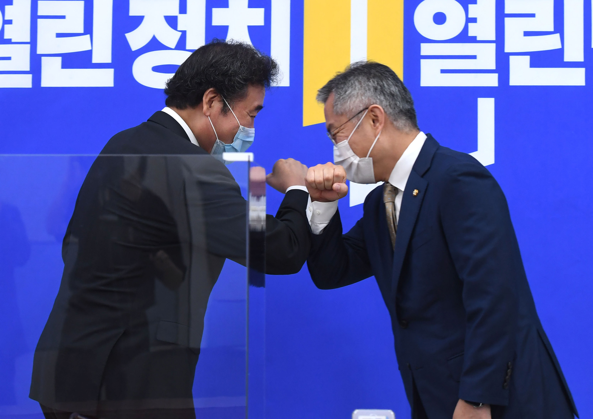 정치;정당;더불어민주당;이낙연;열린민주당;최강욱