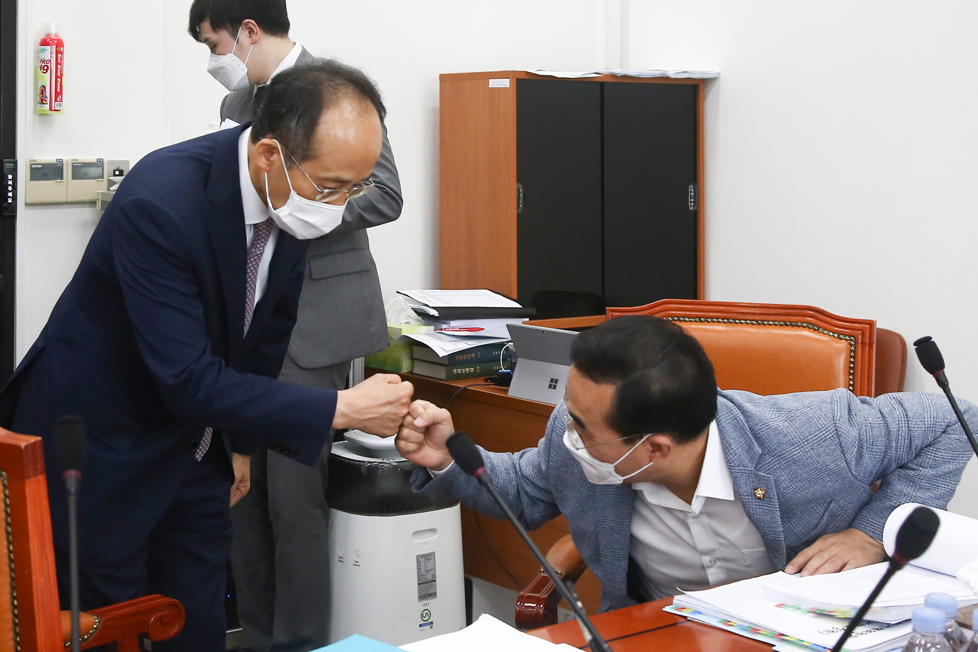 정치;국회;예산결산특별위원회 소위원회;추경호;박홍근