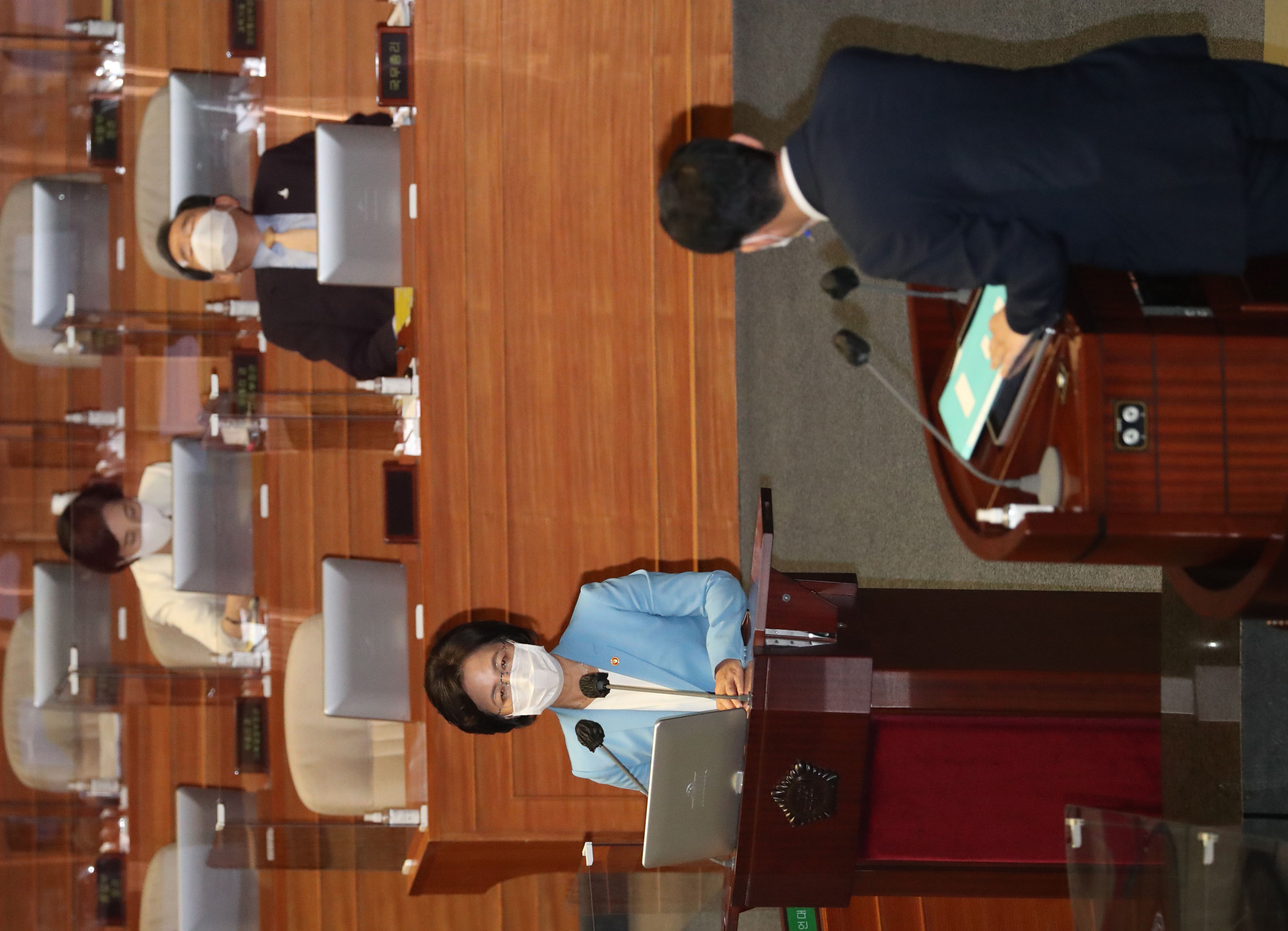 정치;국회;대정부질문교육사회문화;추미애장관