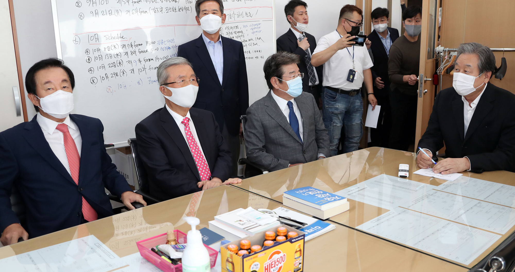 정치;정당;국민의힘;보수정당;미래통합당;김종인;김무성;마포포럼;야권대선주자초청강연