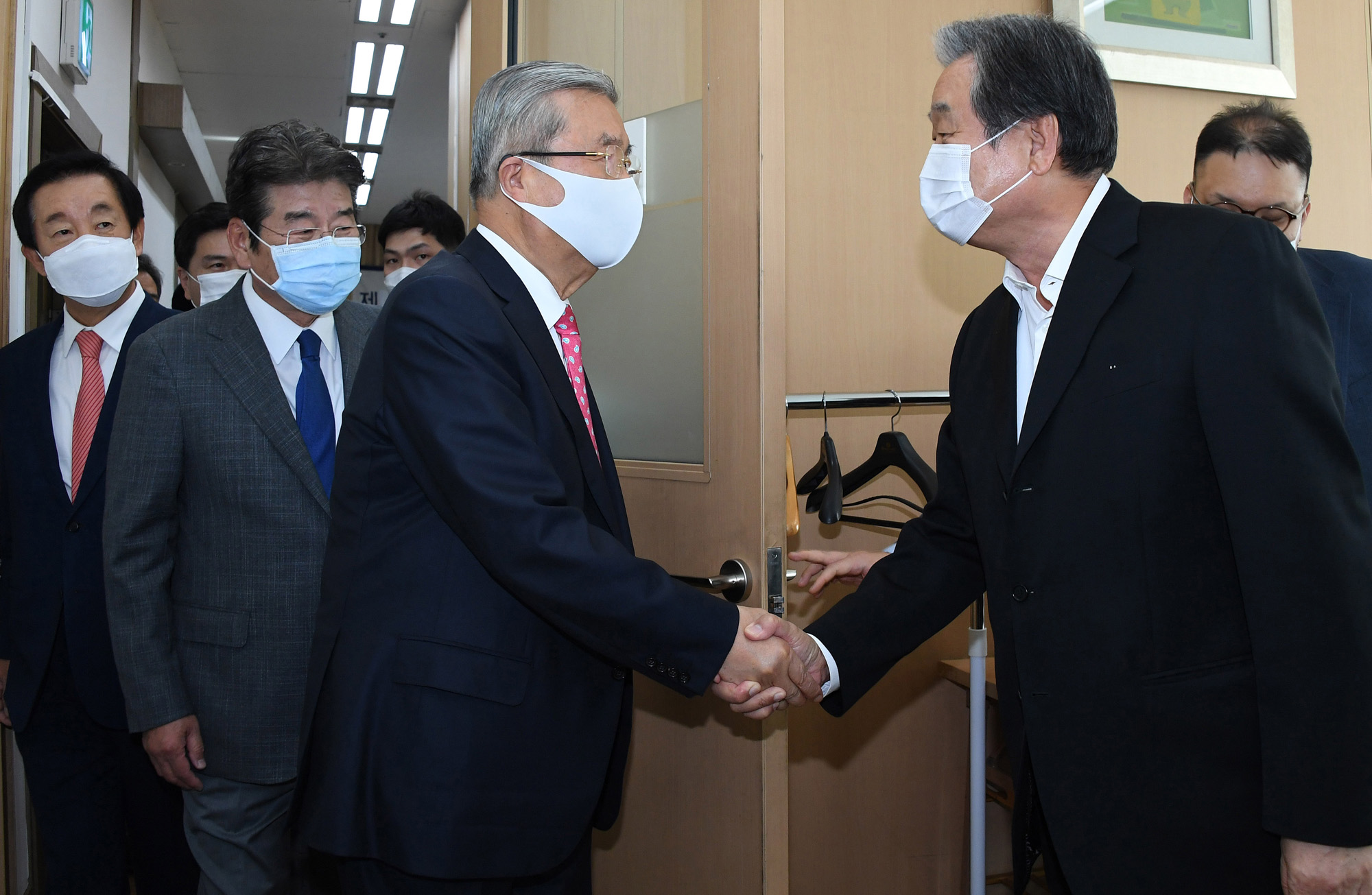 정치;정당;국민의힘;보수정당;미래통합당;김종인;김무성;마포포럼;야권대선주자초청강연