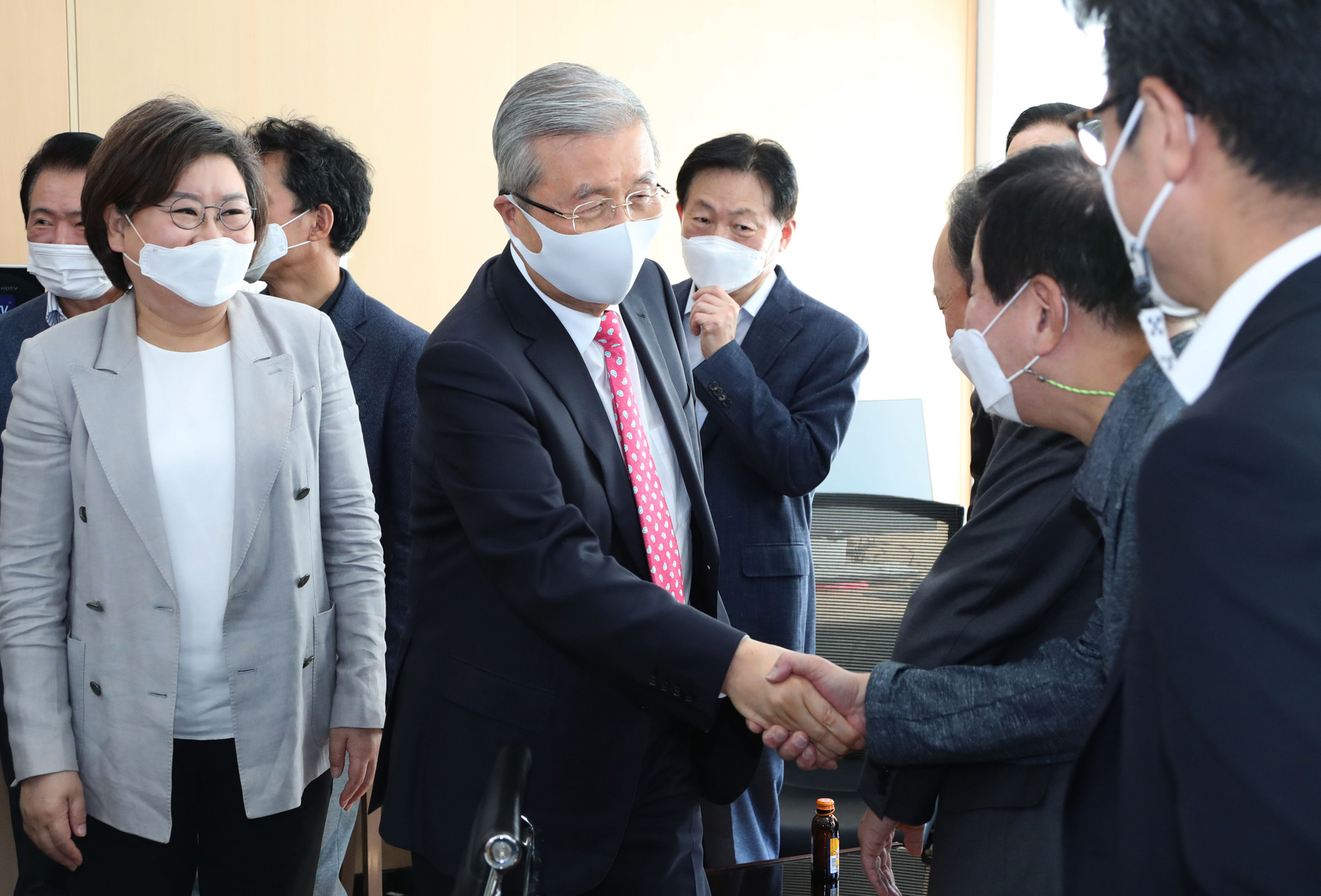 정치;정당;국민의힘;보수정당;미래통합당;김종인;김무성;마포포럼;야권대선주자초청강연