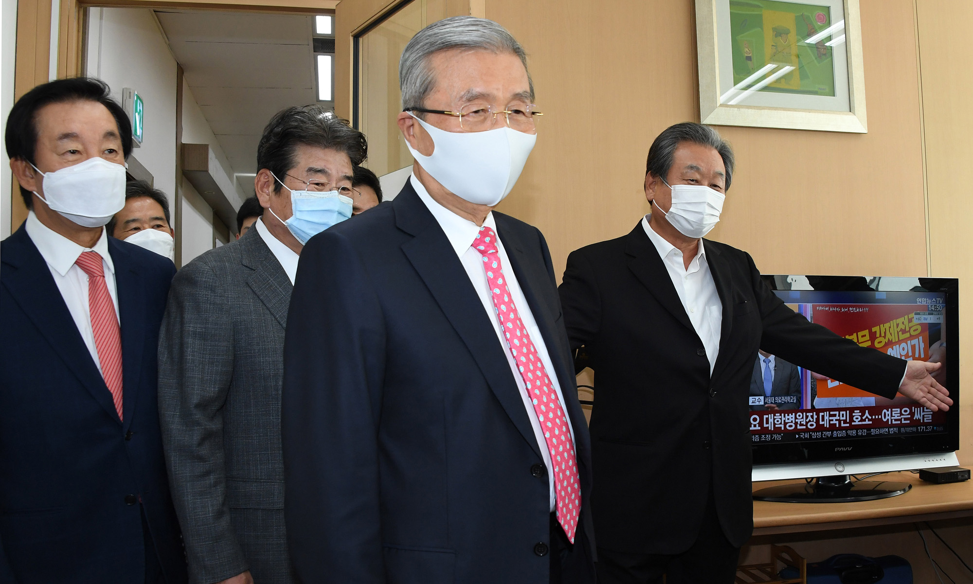 정치;정당;국민의힘;보수정당;미래통합당;김종인;김무성;마포포럼;야권대선주자초청강연