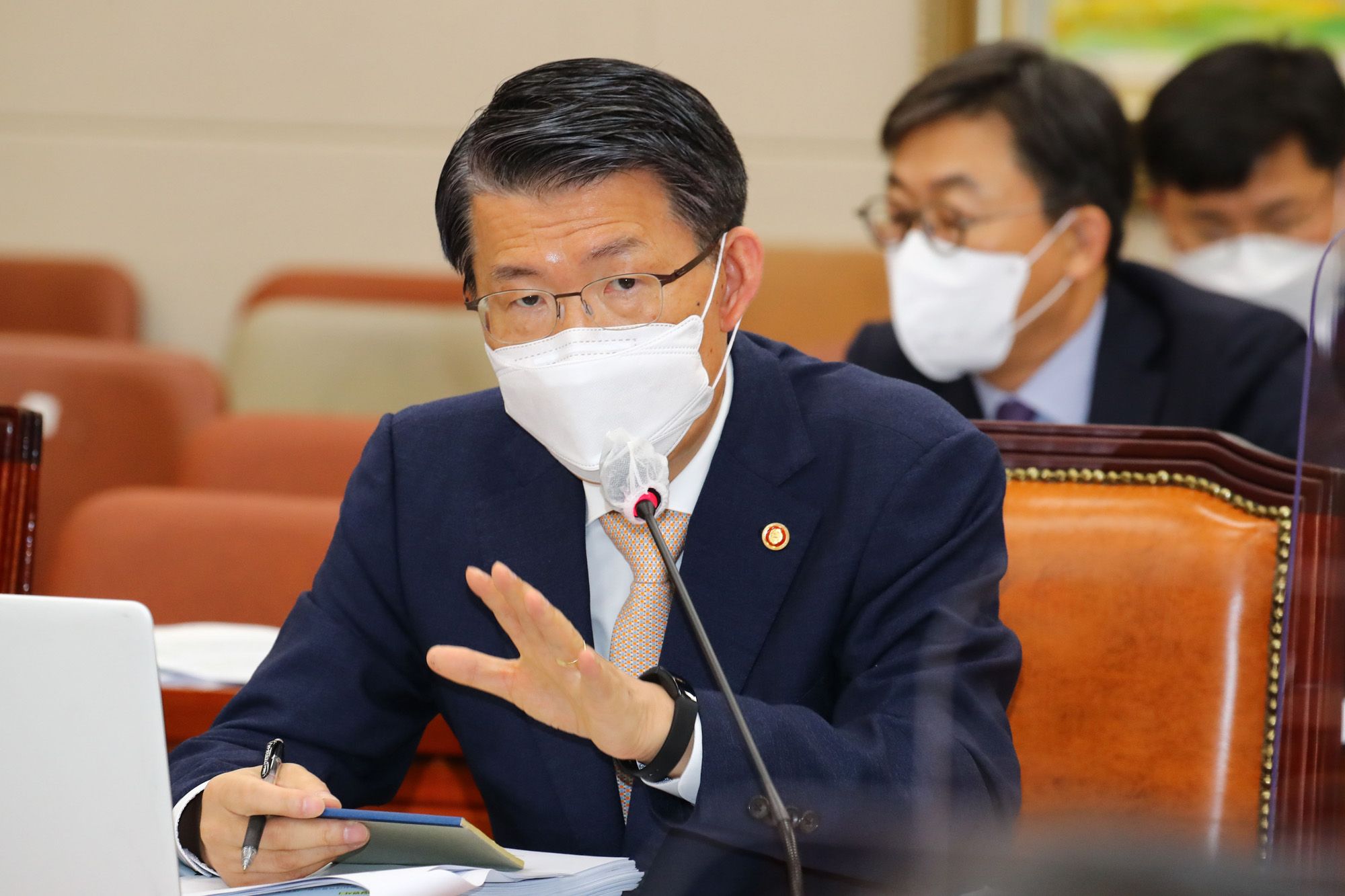 정치;국회;국정감사;정무위원회;금융위원회;은성수위원장