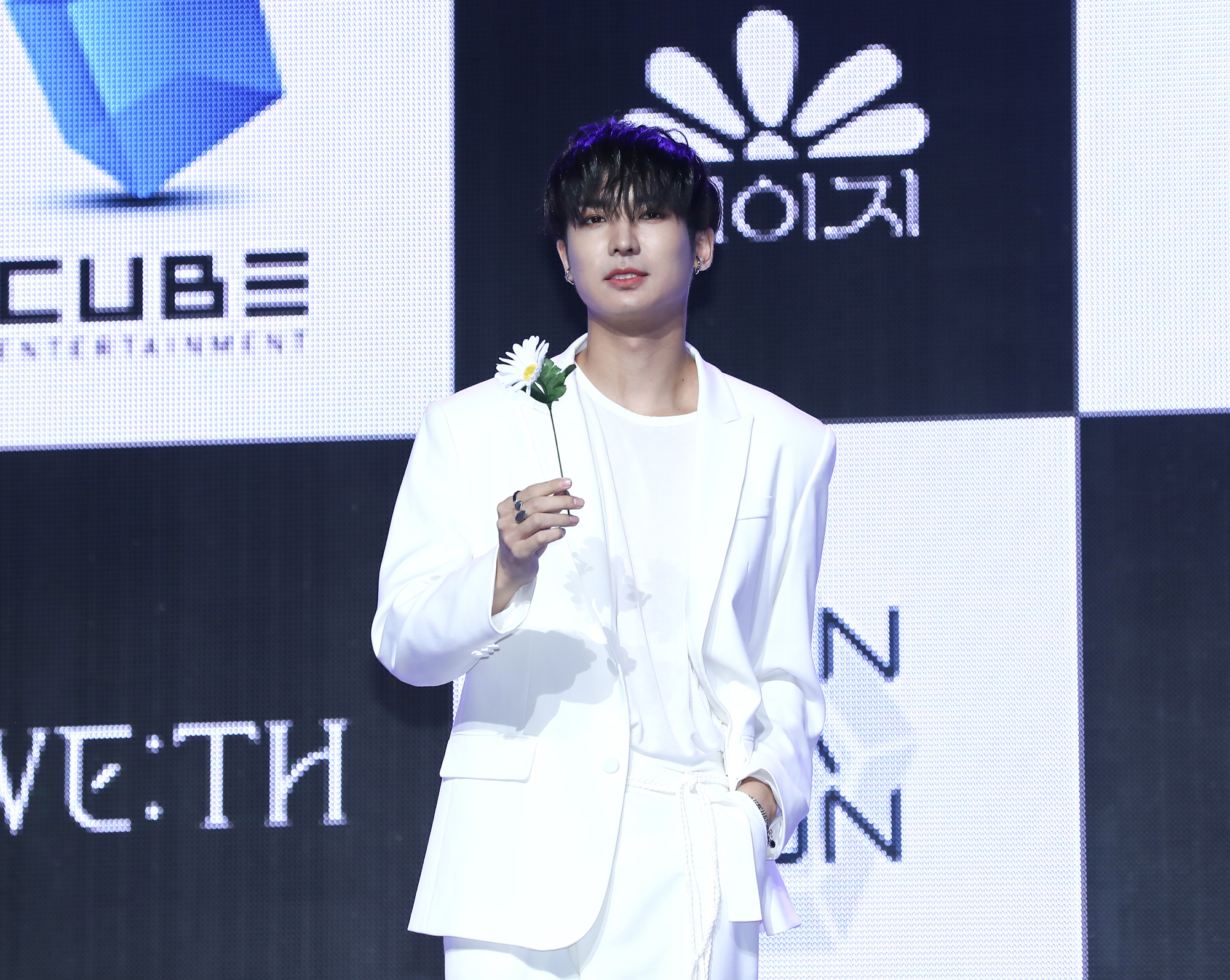 연예;펜타곤;보이그룹;아이돌;펜타곤쇼케이스;아이돌쇼케이스