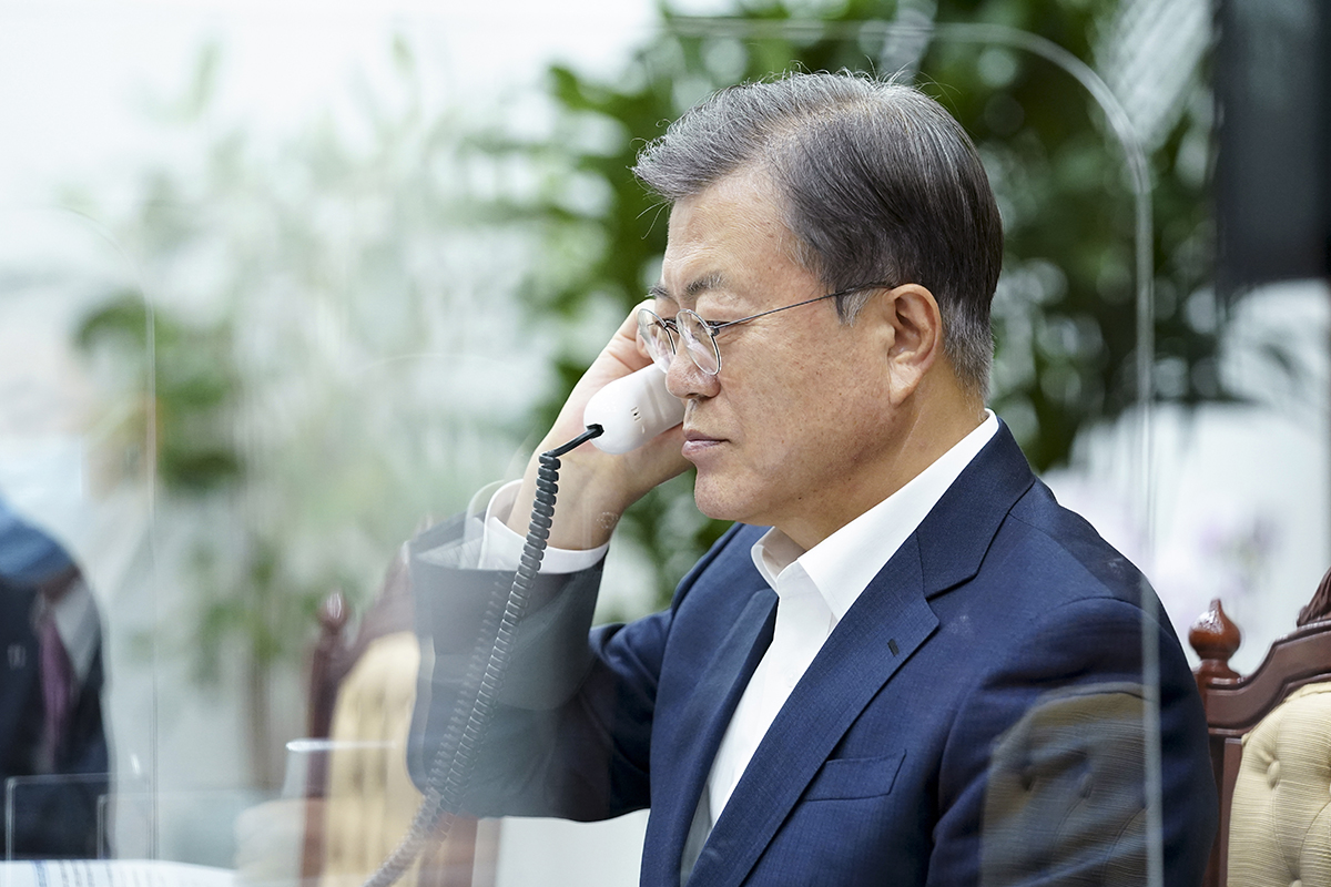 정치 청와대 문재인 말레이시아 총리 전화 통화