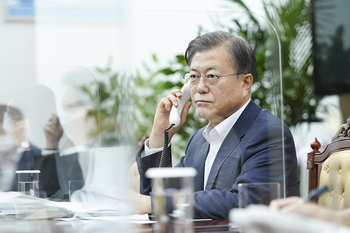 정치 청와대 문재인 룩셈부르크 총리 전화 통화