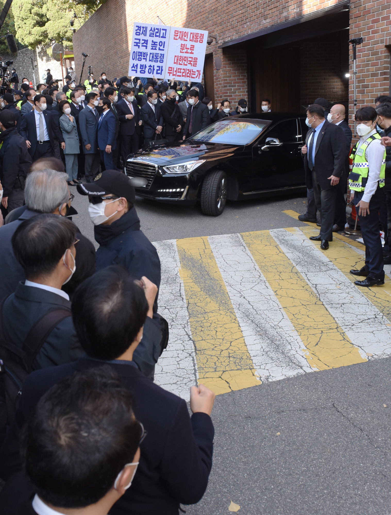사회;사건사고;정치;이명박;이명박전대통령;횡령;뇌물;징역17년형확정;이명박구치소