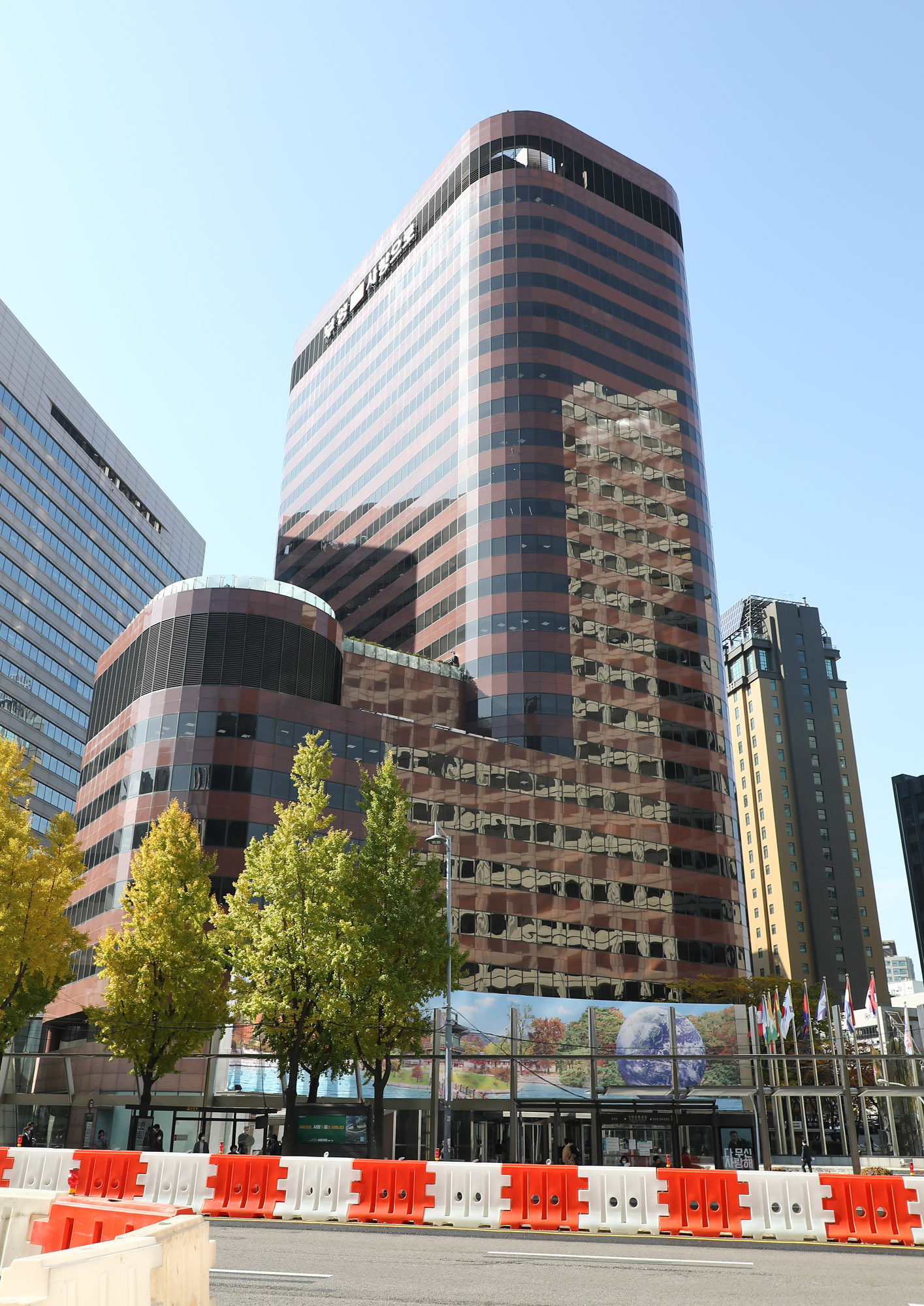 부영;부영사랑으로;부영본사;부영그룹;부영전경;부영동대문