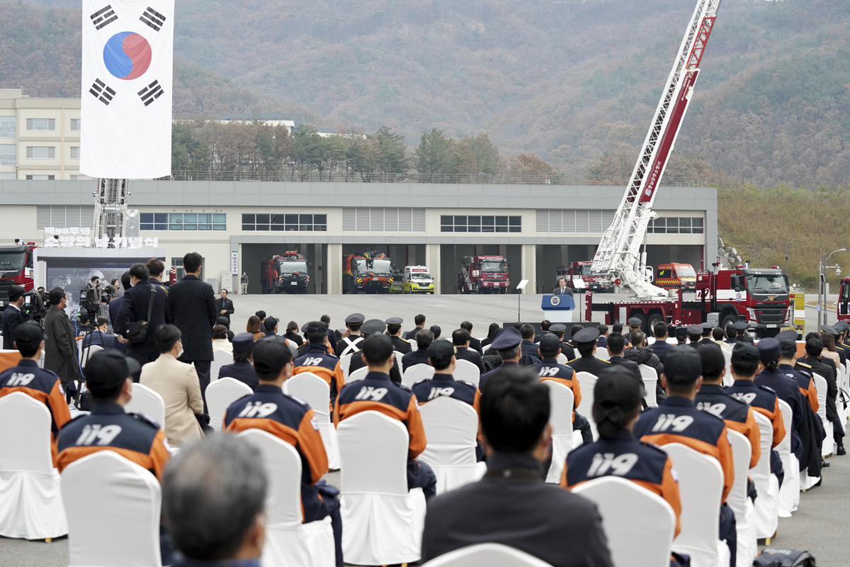 정치 청와대 문재인 제58주년 소방의 날 기념식