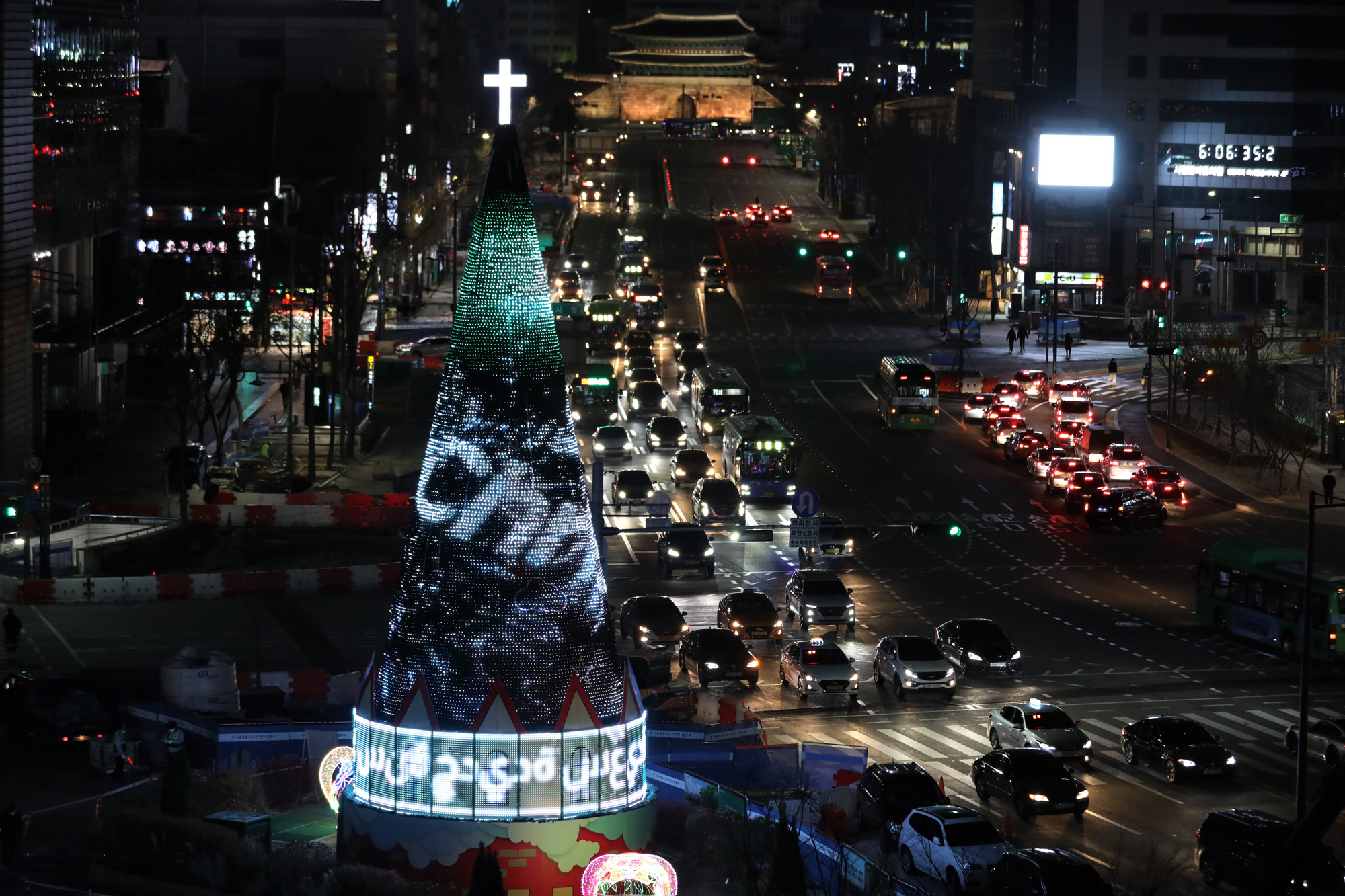 사회;종교;시청광장성탄트리점등식;서울광장트리